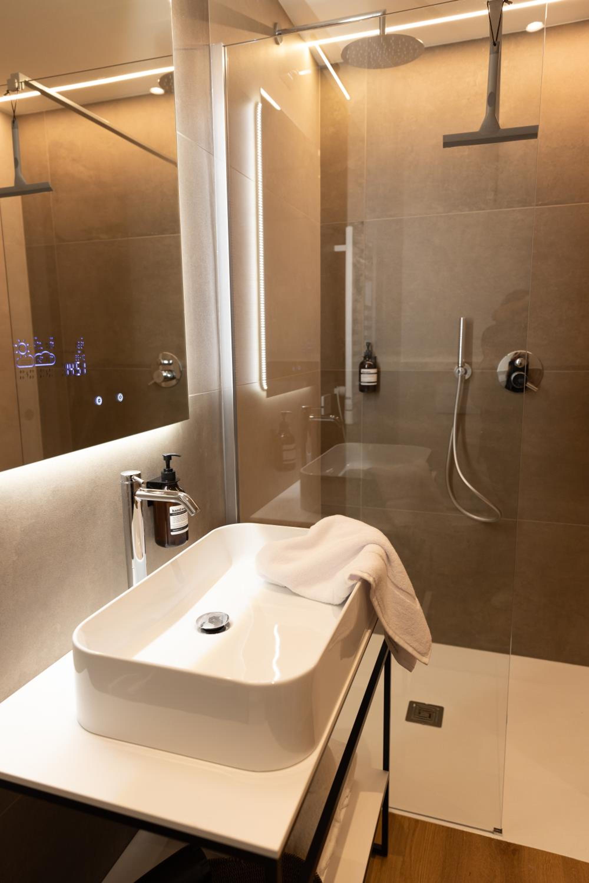 ecHo Apartments & SPA