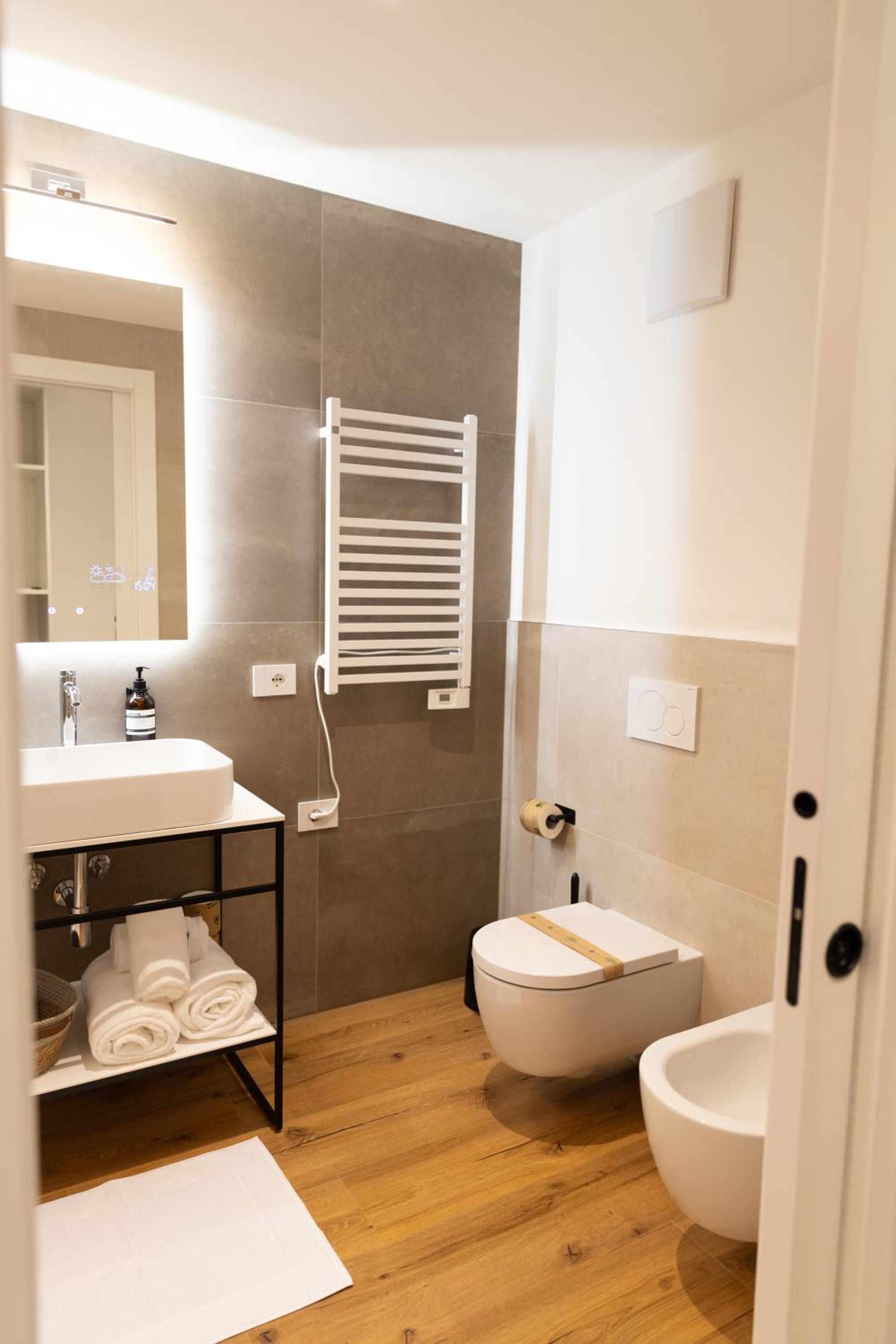 ecHo Apartments & SPA