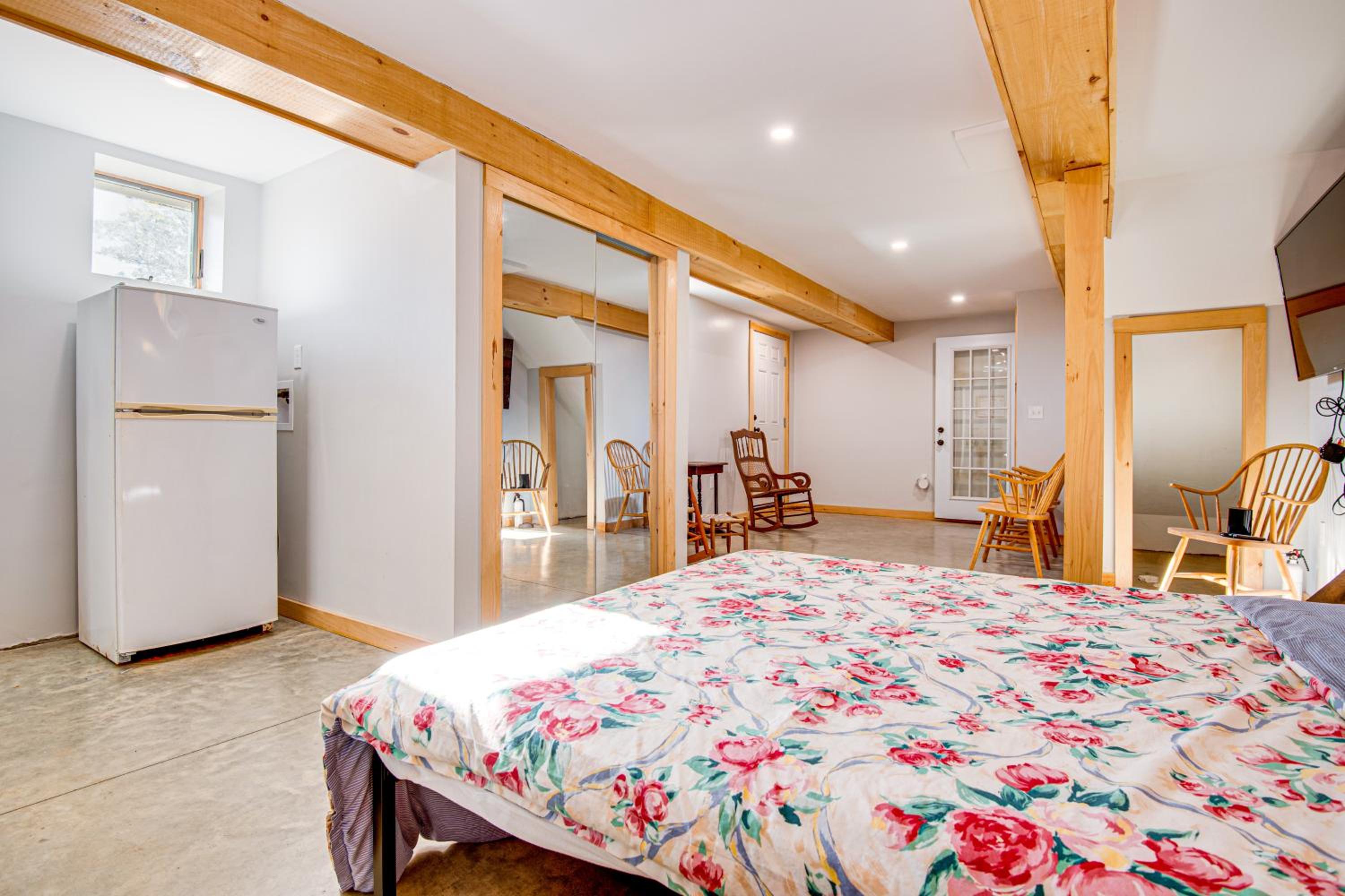 Direct Lake Access! Quiet Waukewan Retreat