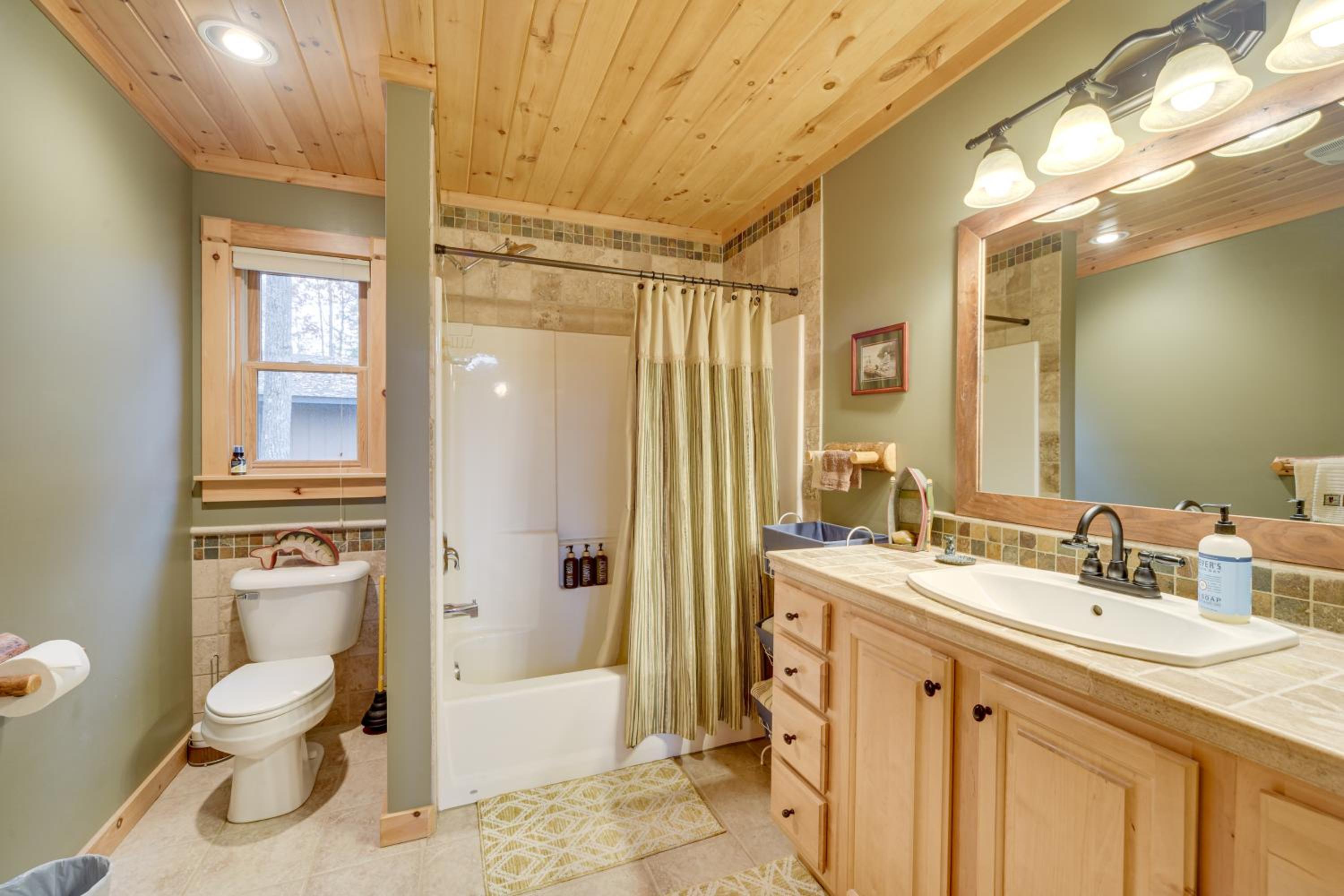 Benoit Lake Escape! Luxe Northwoods Cabin