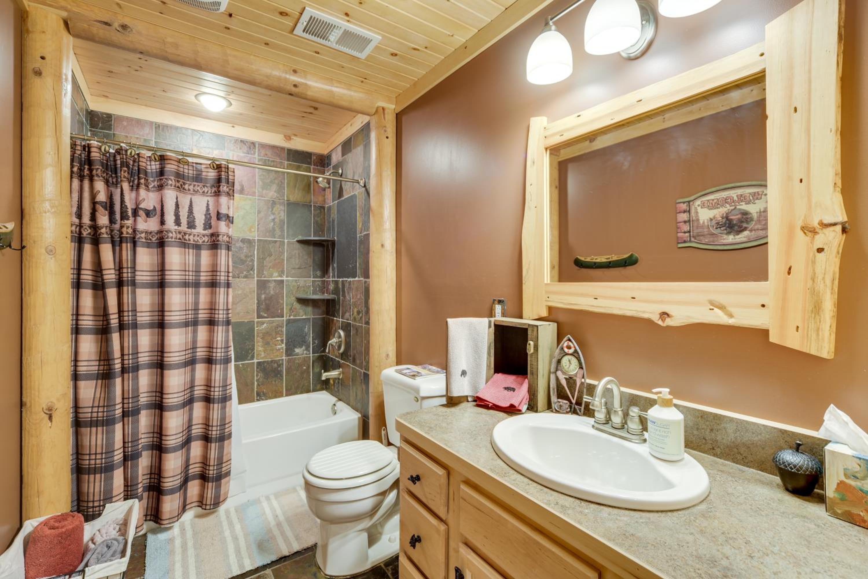 Benoit Lake Escape! Luxe Northwoods Cabin