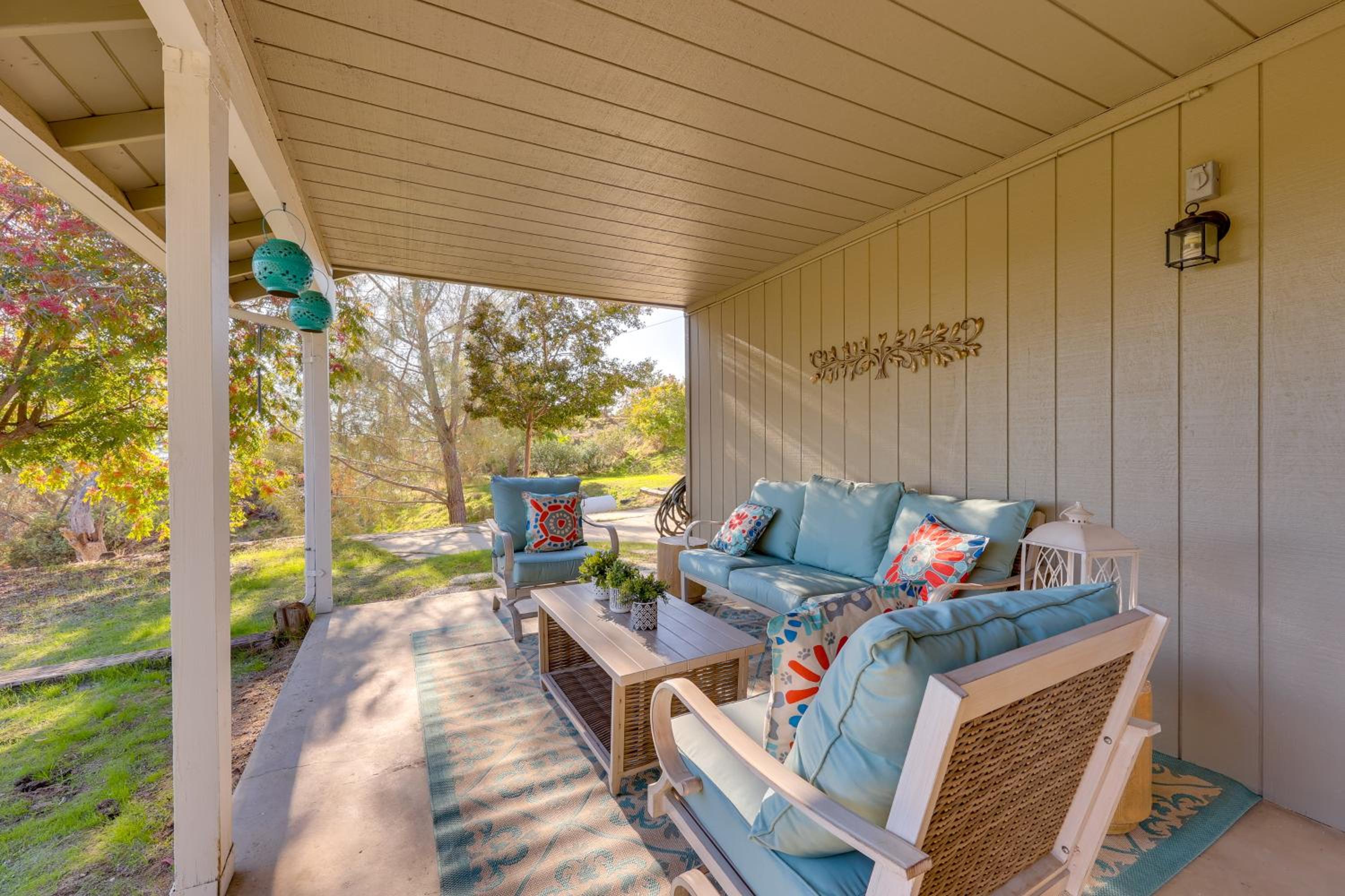 Scenic Yosemite Lakes Escape with Community Perks!