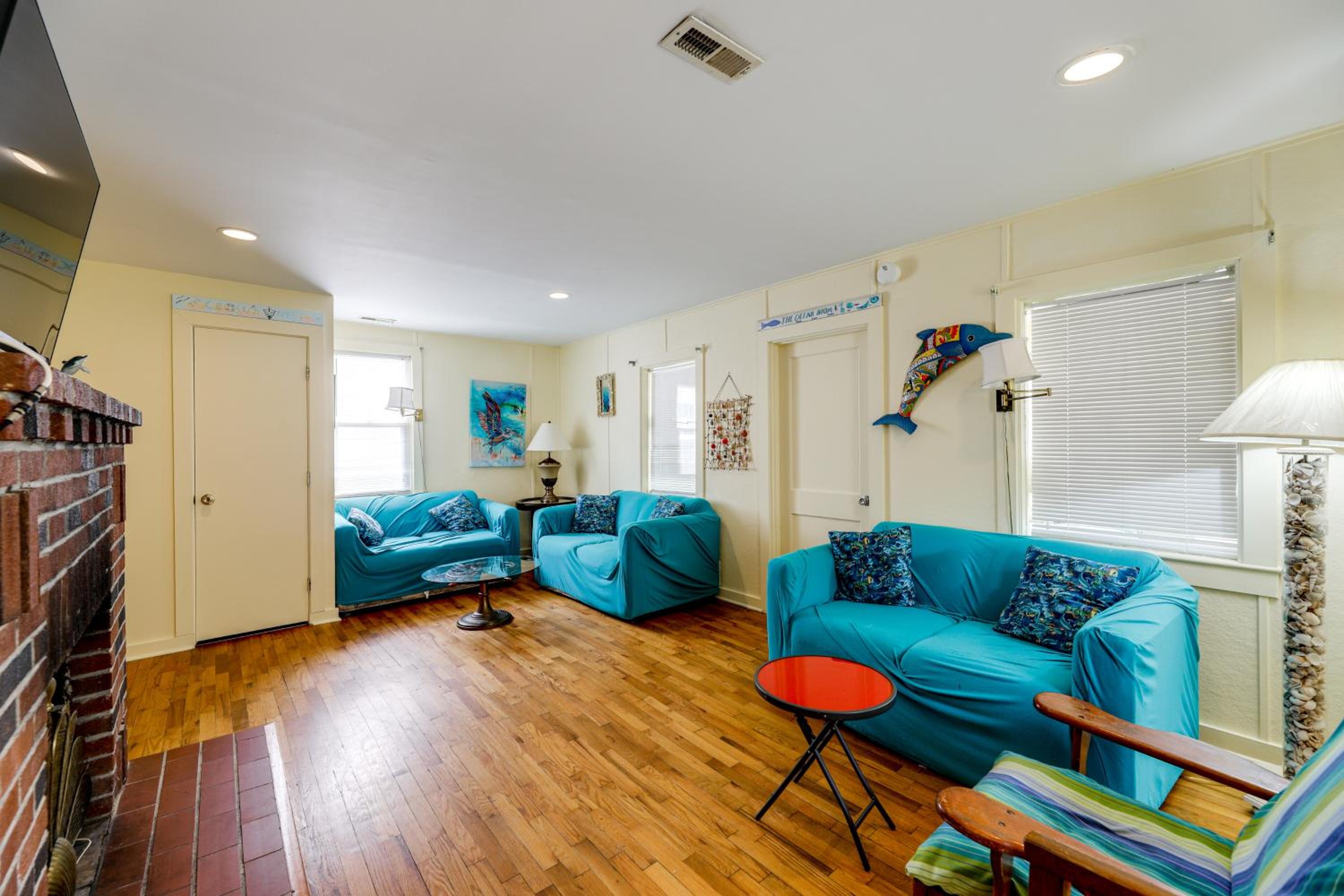 Steps to Rehoboth Beach Spacious Family Home!