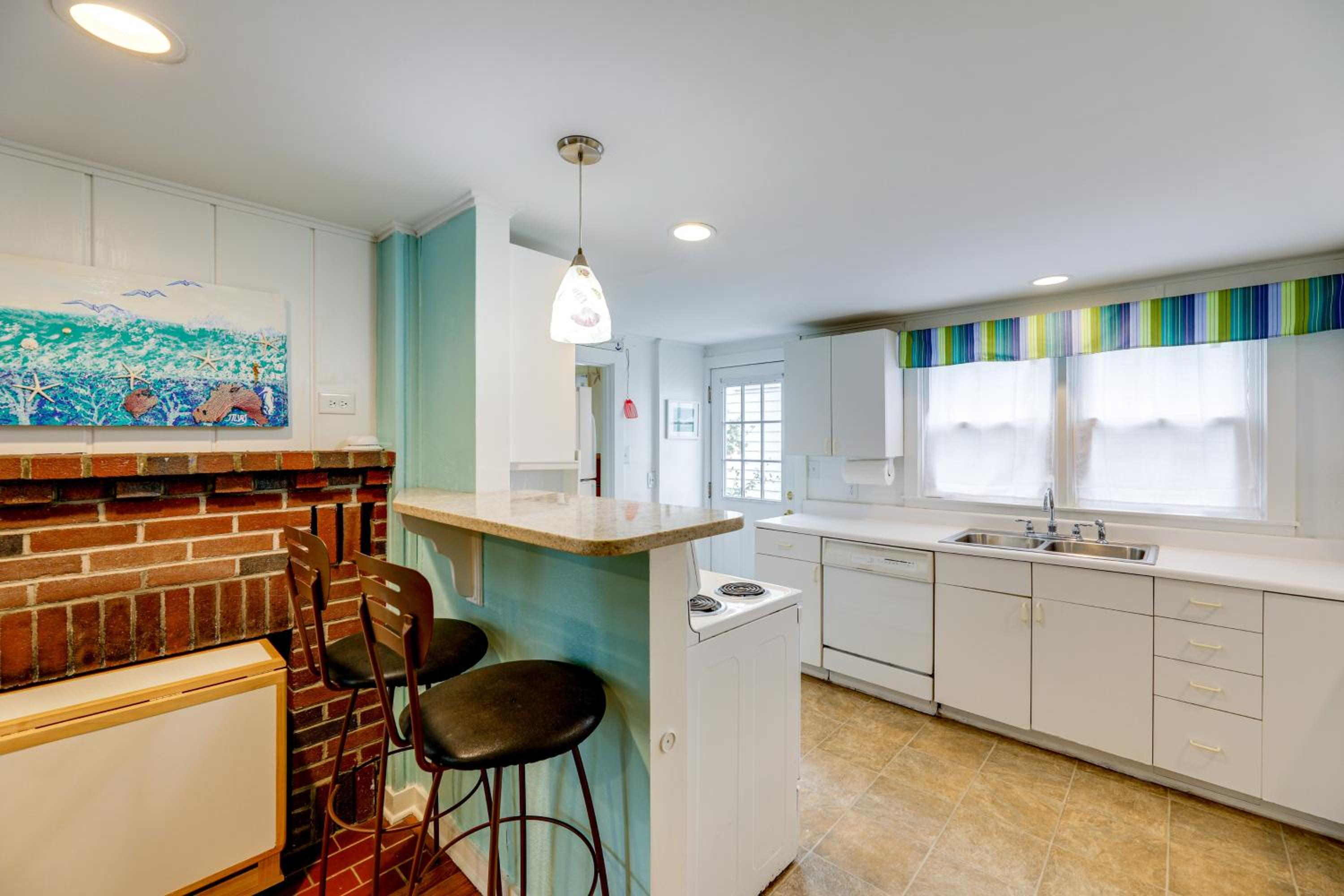 Steps to Rehoboth Beach Spacious Family Home!