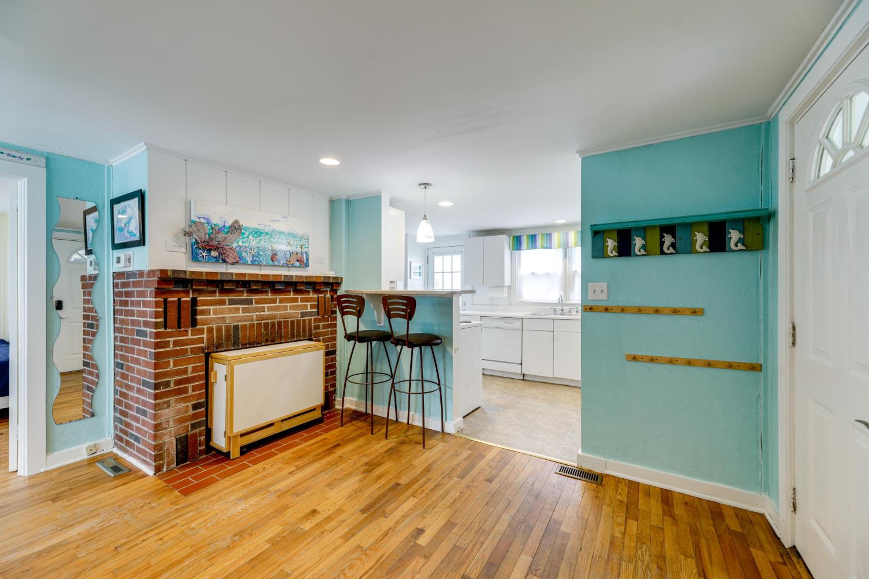 Steps to Rehoboth Beach Spacious Family Home!