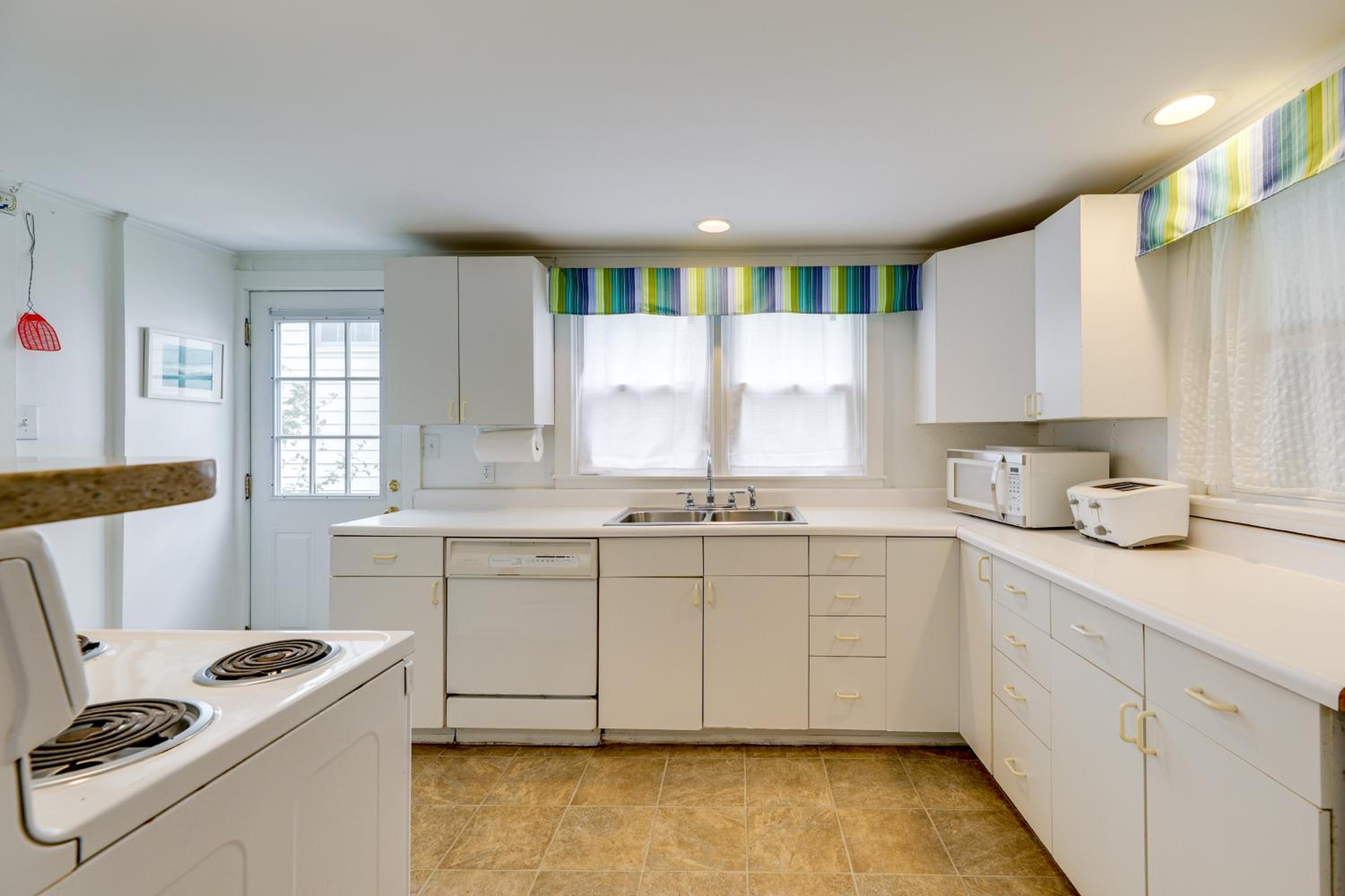 Steps to Rehoboth Beach Spacious Family Home!
