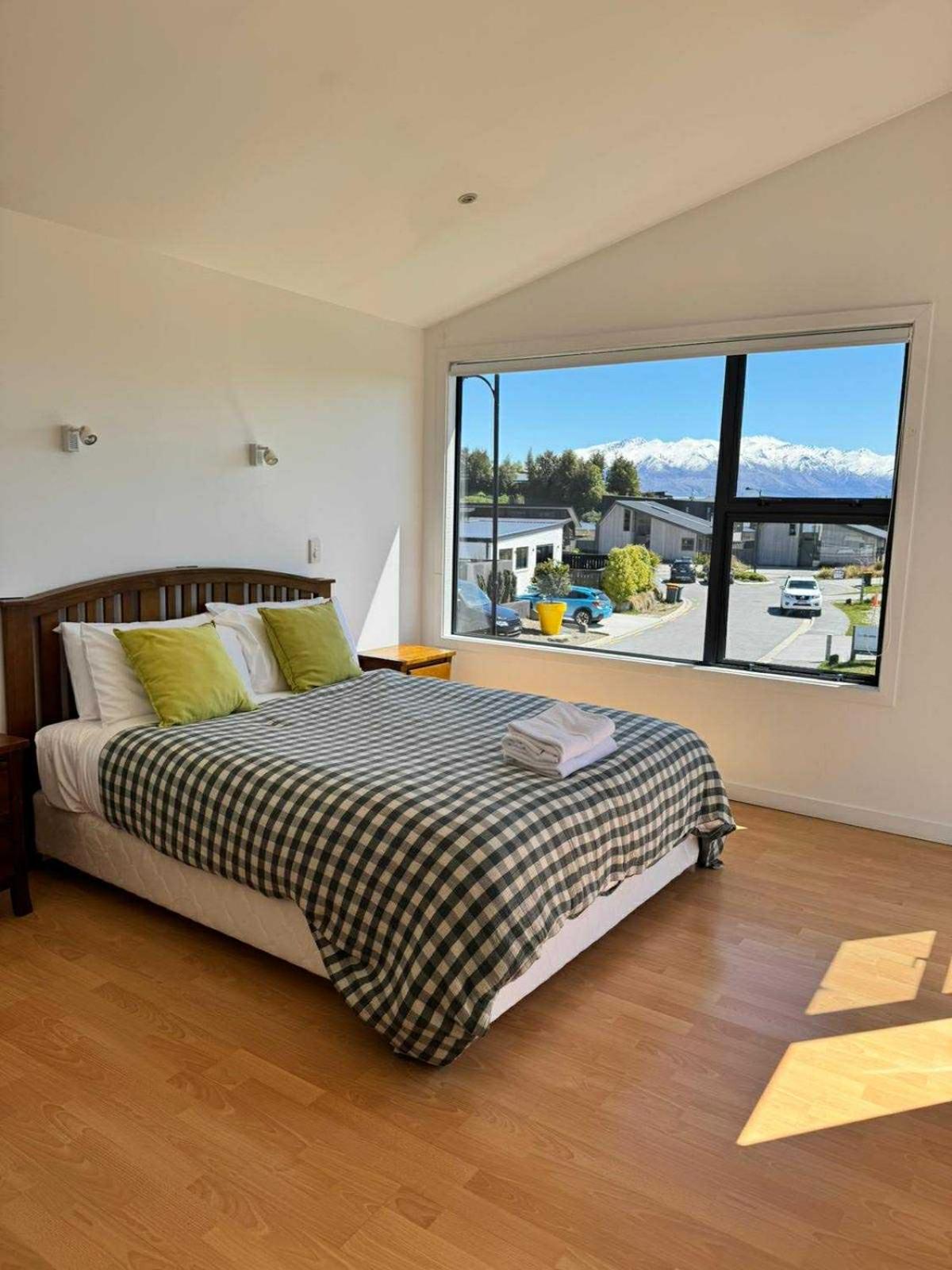Wanaka Retreat Sauna & Mountain Views