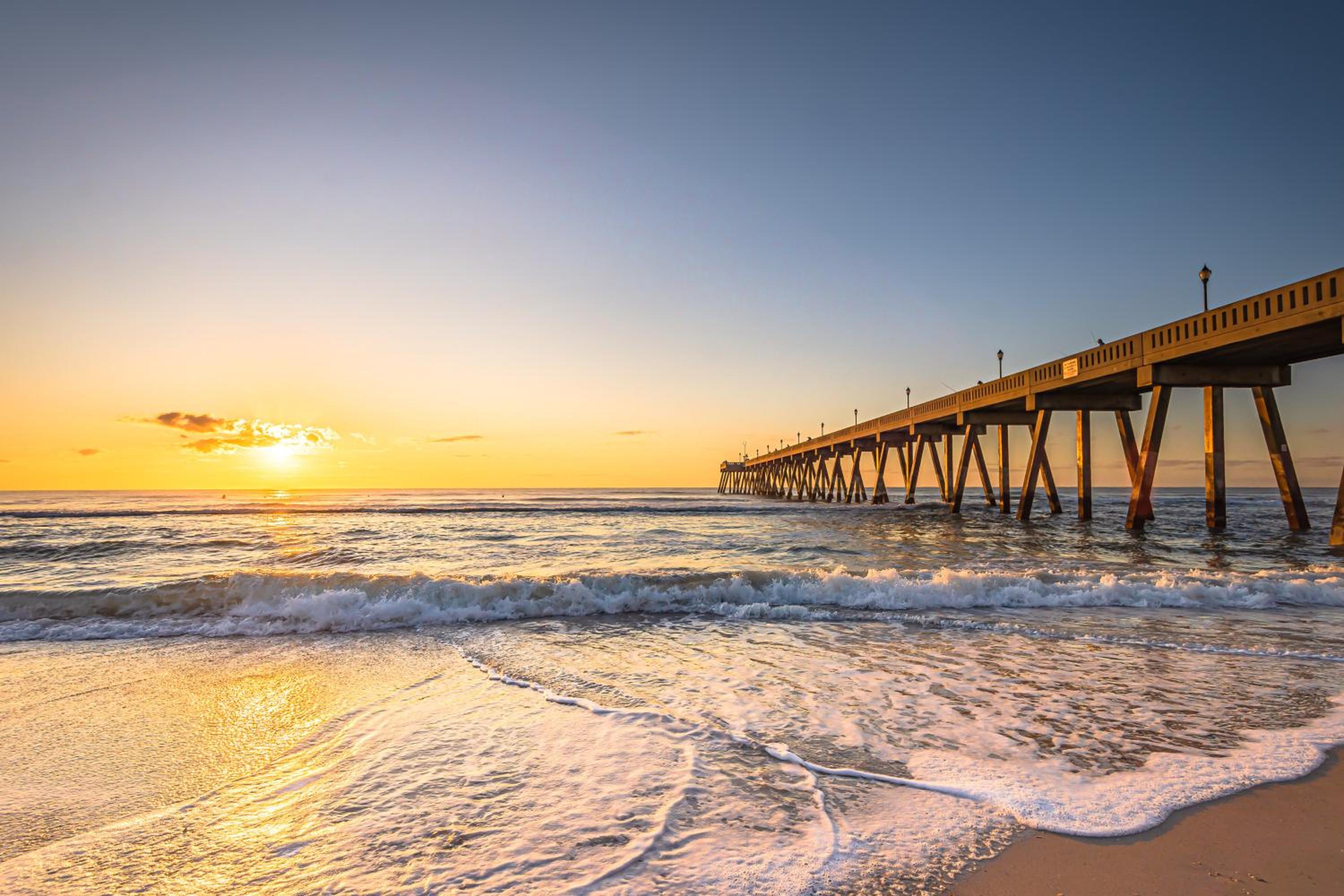 Explore the Seashore! Sunny Carolina Beach Home
