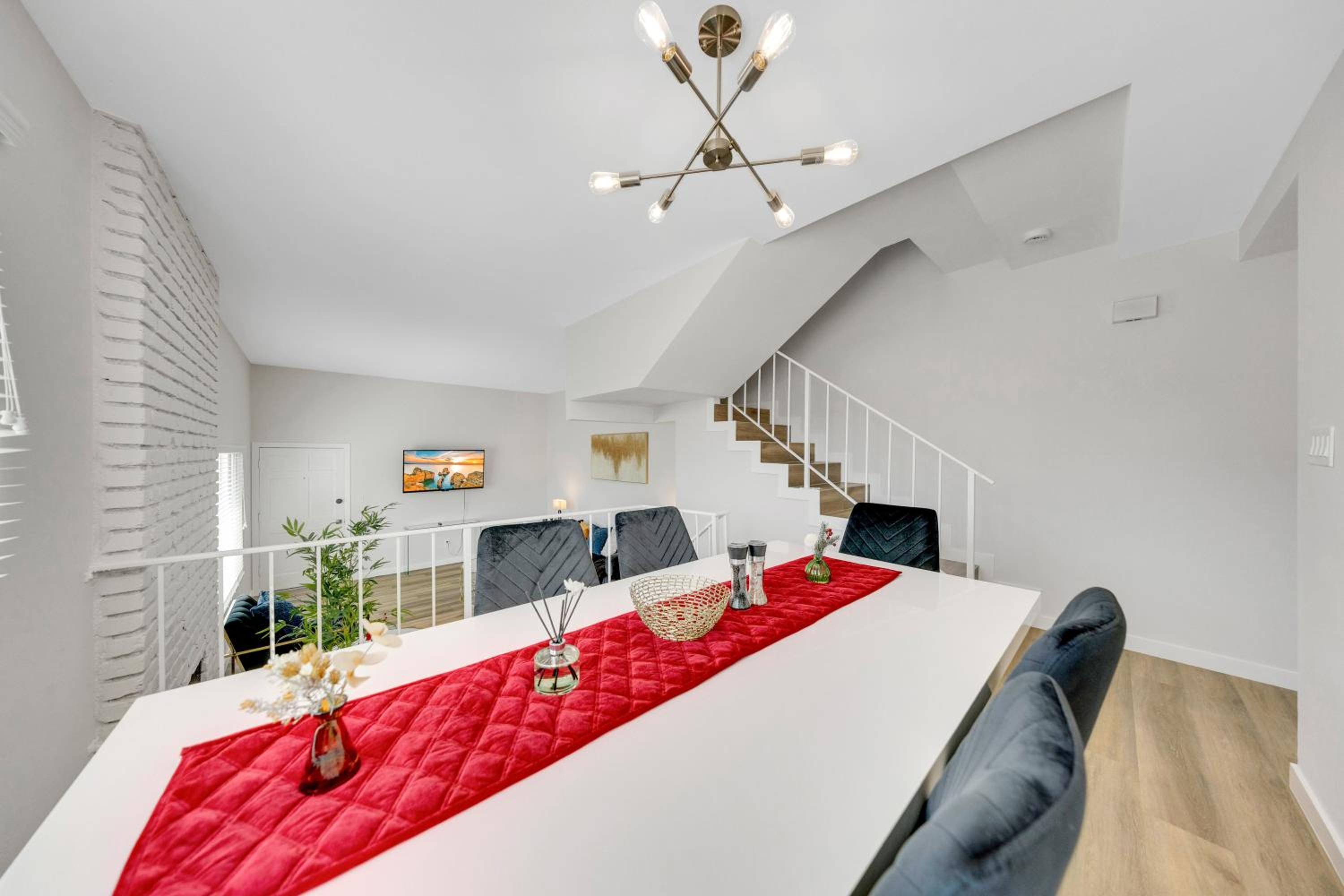 Oneluxstay 3BR Home Near the Beach