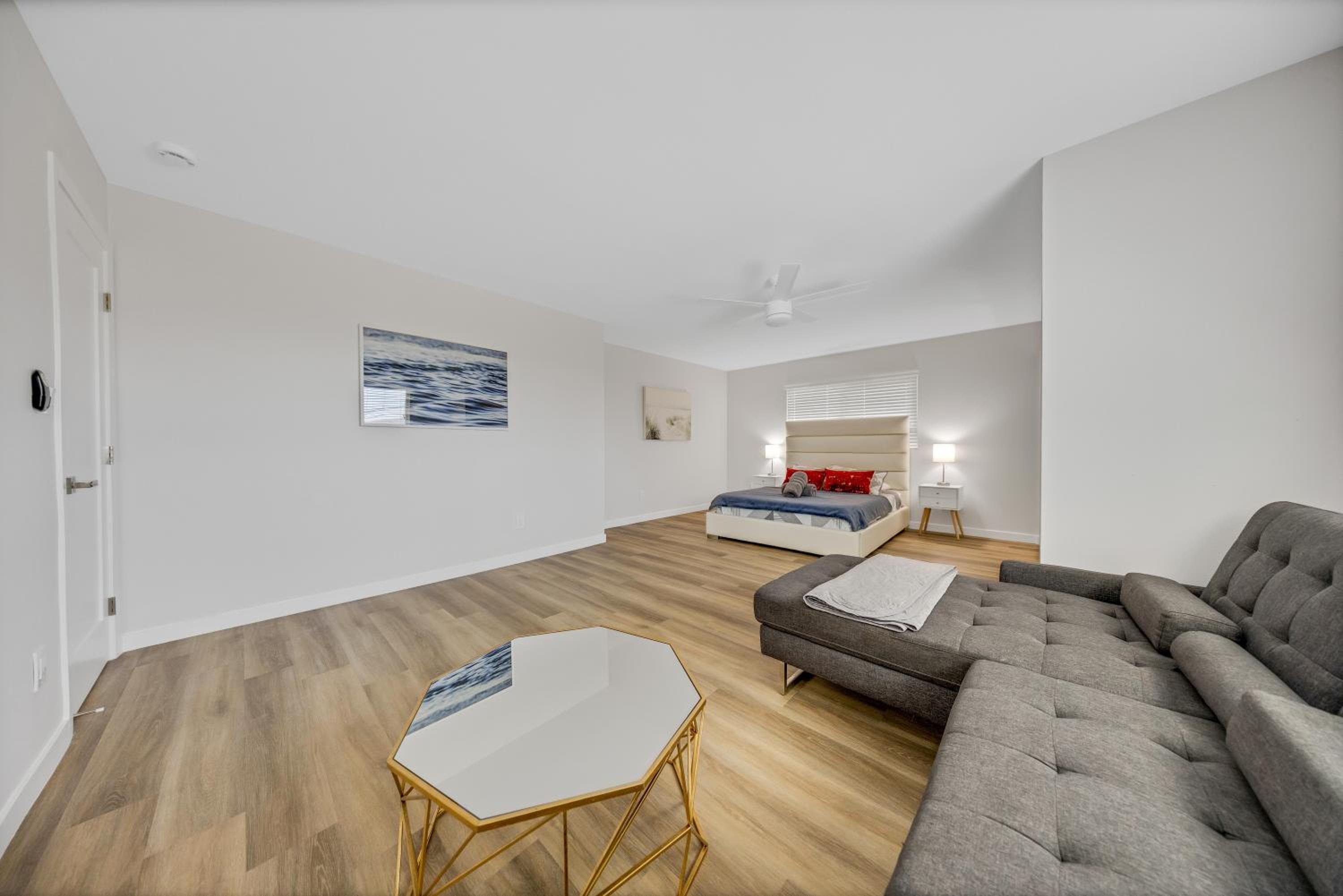 Oneluxstay 3BR Home Near the Beach