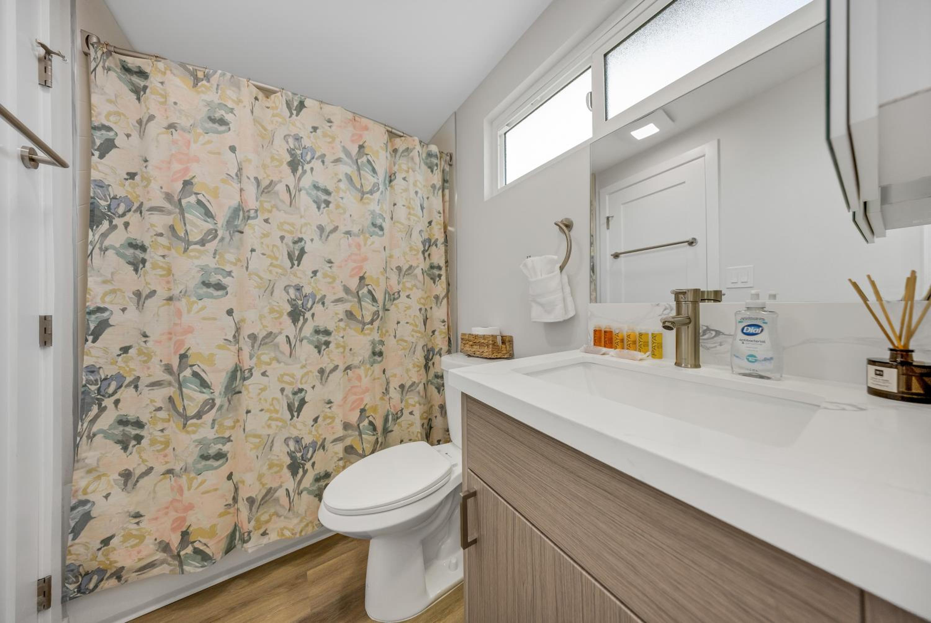 Oneluxstay 3BR Home Near the Beach