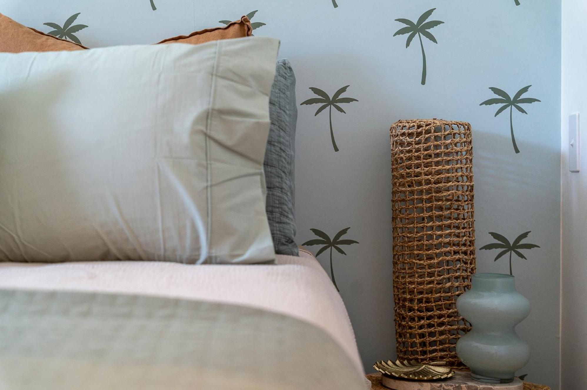 Belles Bondi Beach Apartments - 1 and 2 Bedroom Stays - 500m to beach
