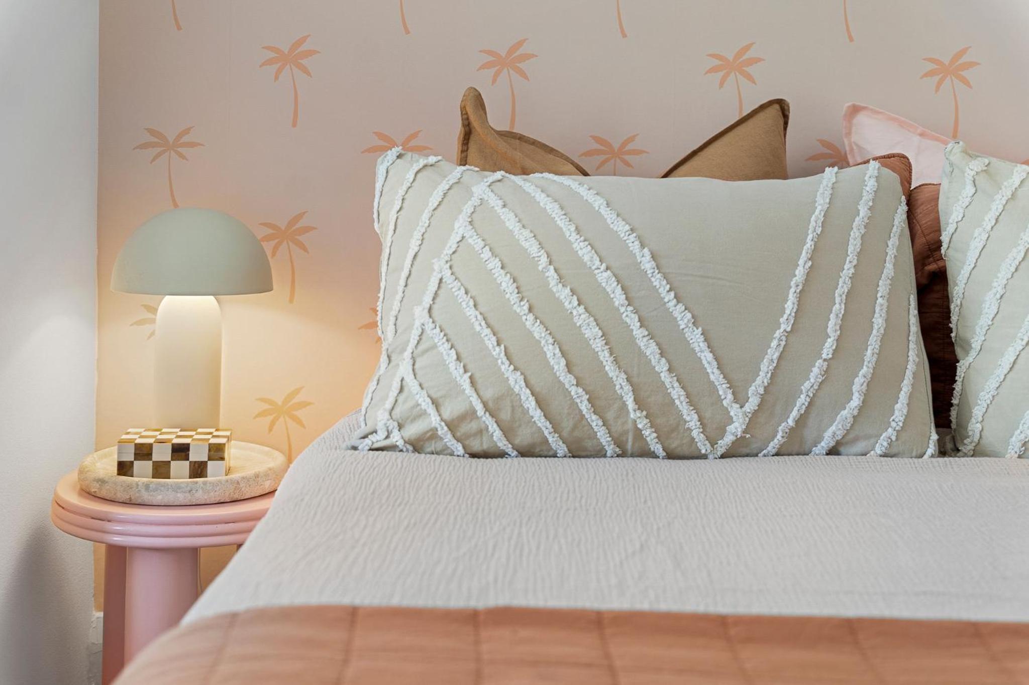Belles Bondi Beach Apartments - 1 and 2 Bedroom Stays - 500m to beach