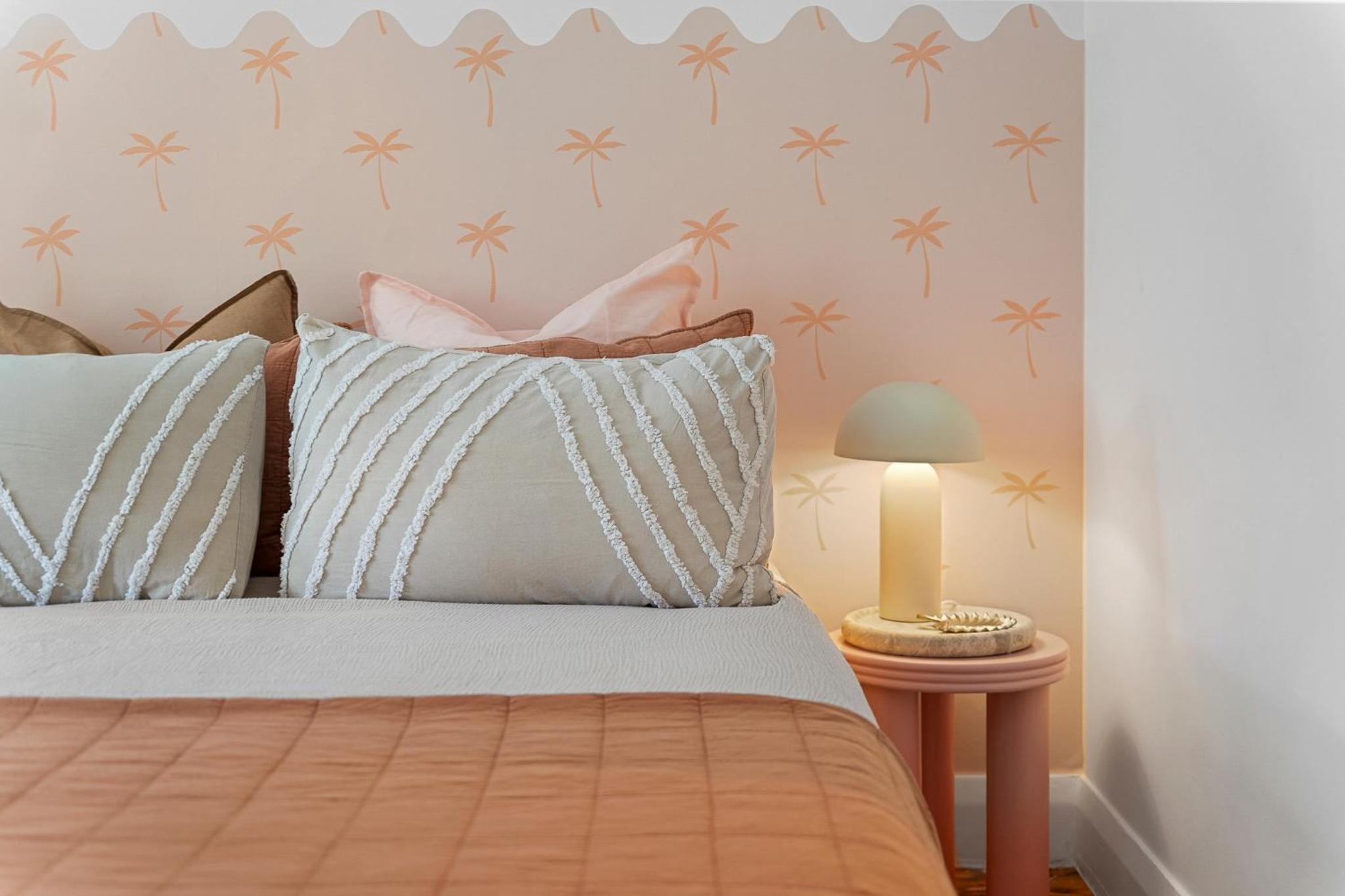 Belles Bondi Beach Apartments - 1 and 2 Bedroom Stays - 500m to beach