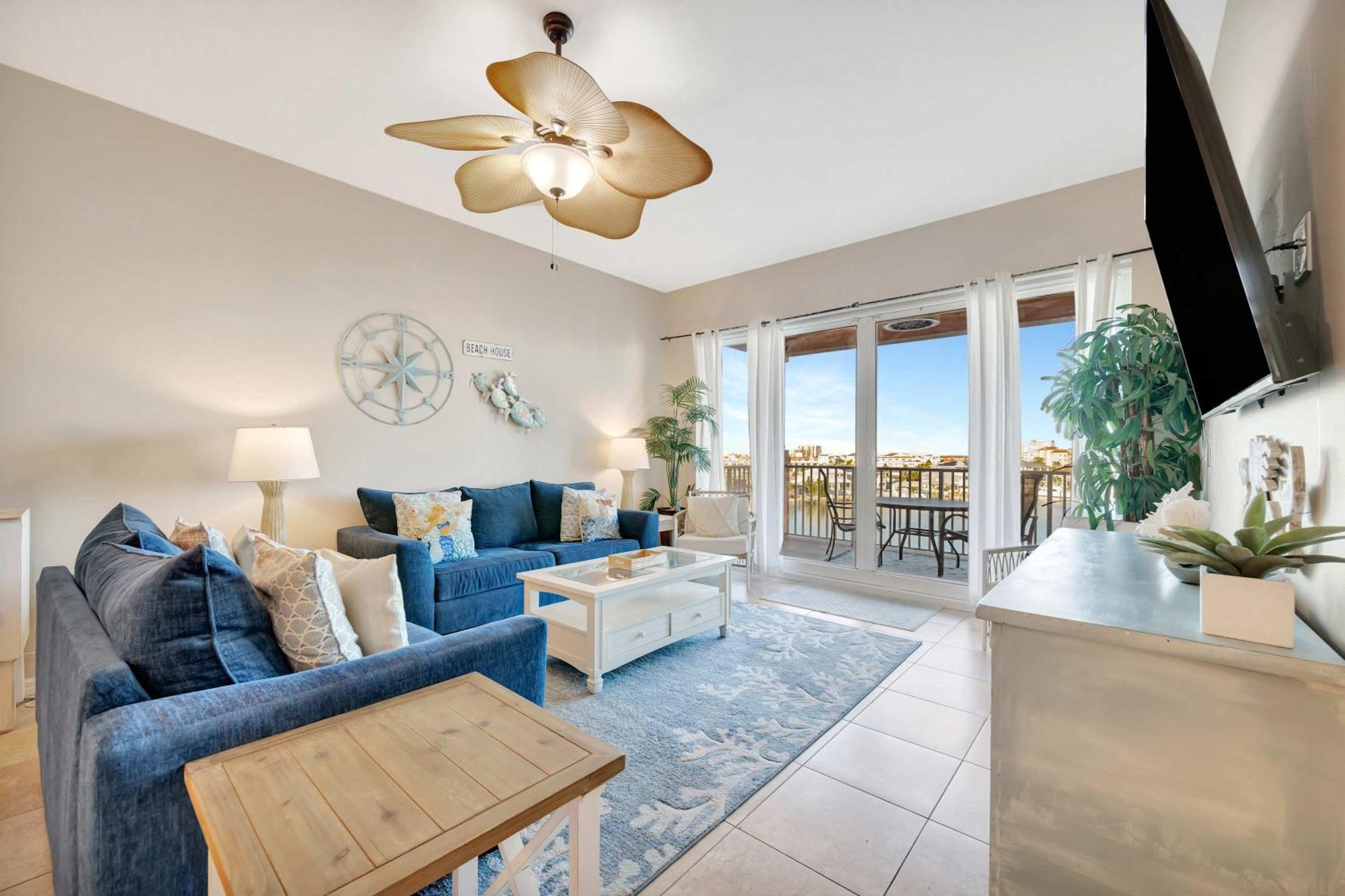 Waterfront 3B Balcony Hot Tub & Pool near Beach