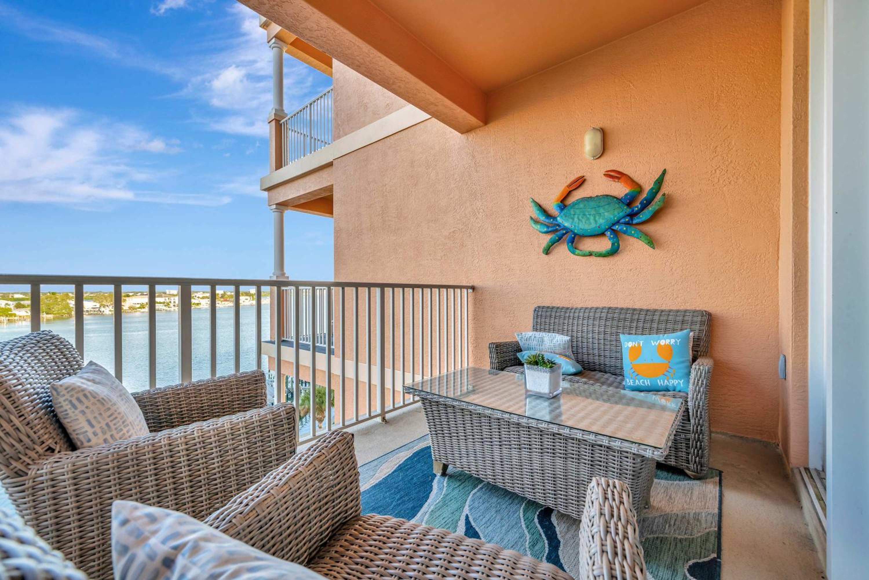 Waterfront 3B Balcony Hot Tub & Pool near Beach