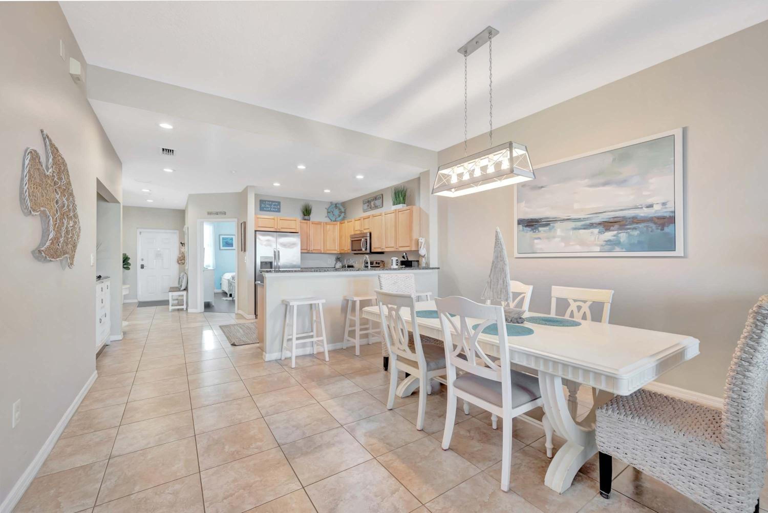 Waterfront 3B Balcony Hot Tub & Pool near Beach