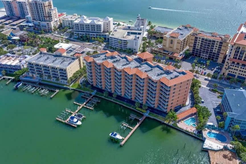Waterfront 3B Balcony Hot Tub & Pool near Beach