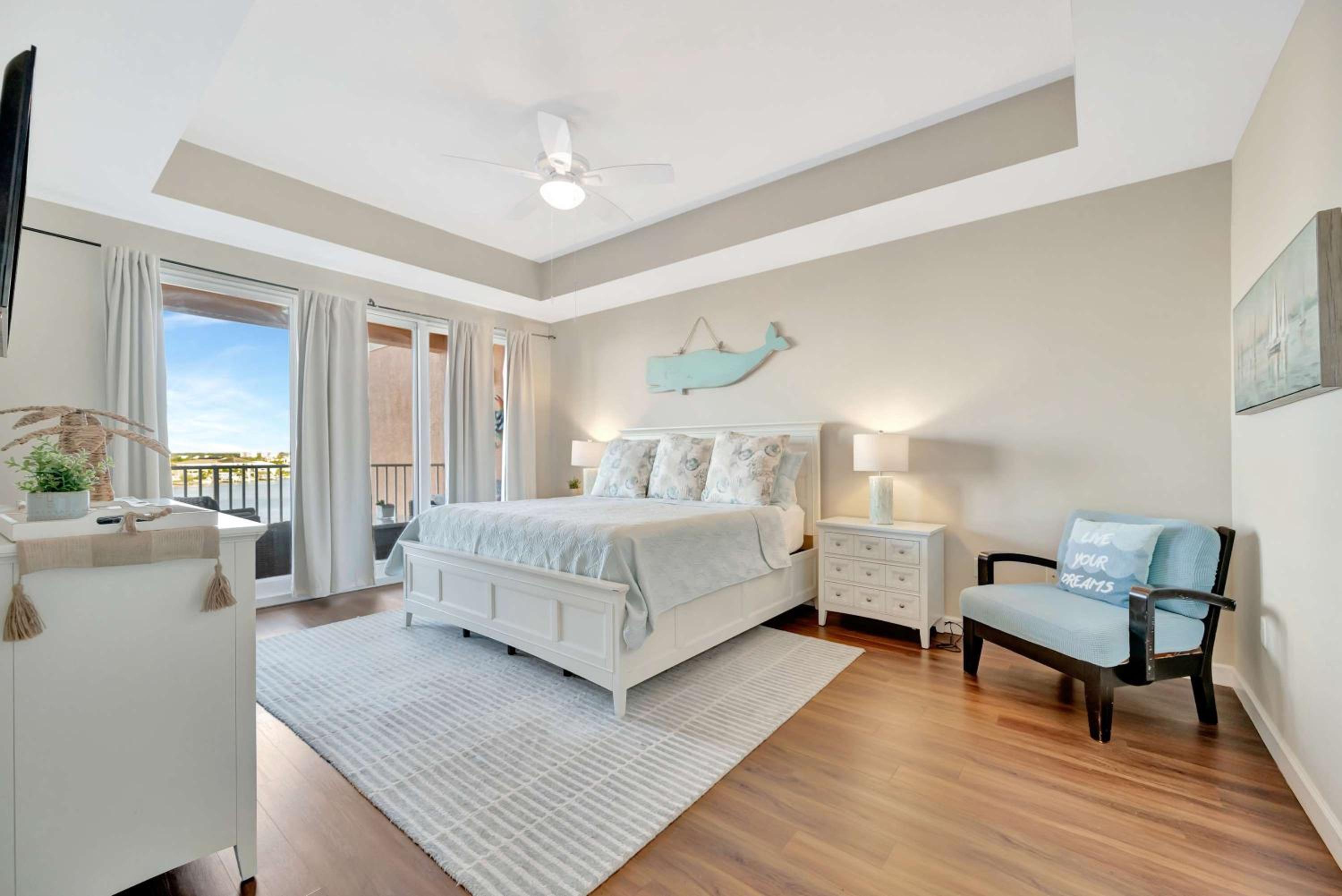 Waterfront 3B Balcony Hot Tub & Pool near Beach