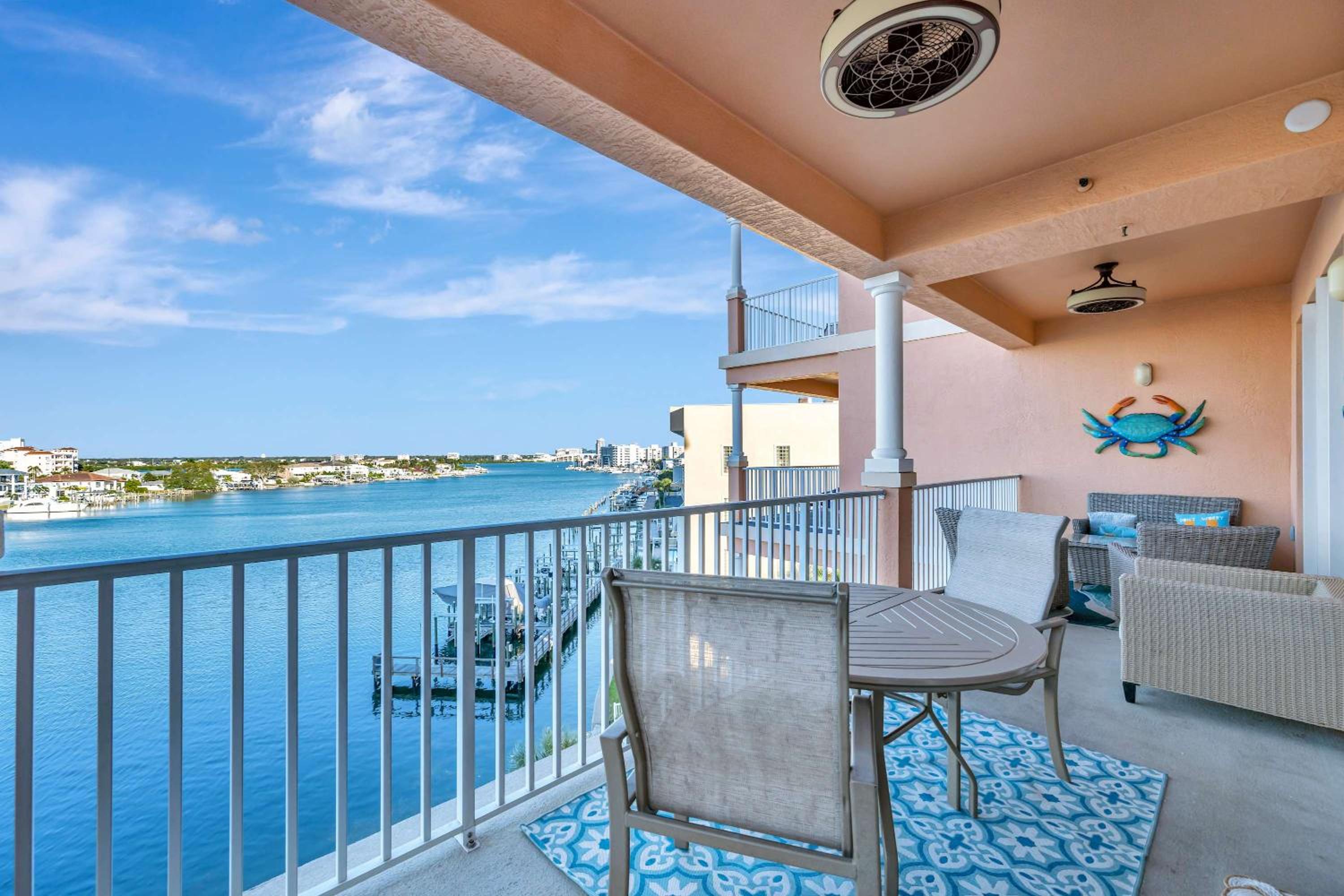 Waterfront 3B Balcony Hot Tub & Pool near Beach