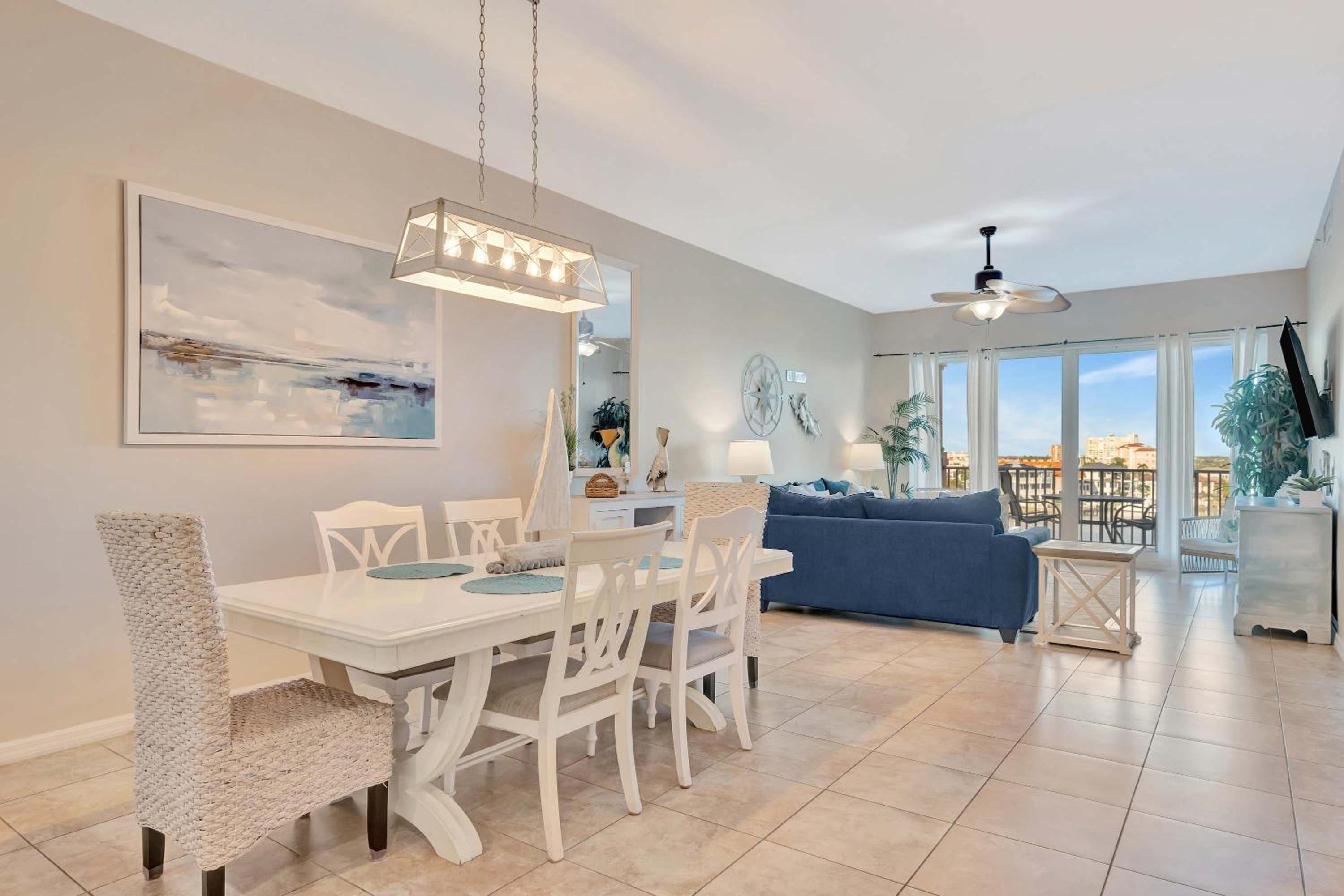 Waterfront 3B Balcony Hot Tub & Pool near Beach