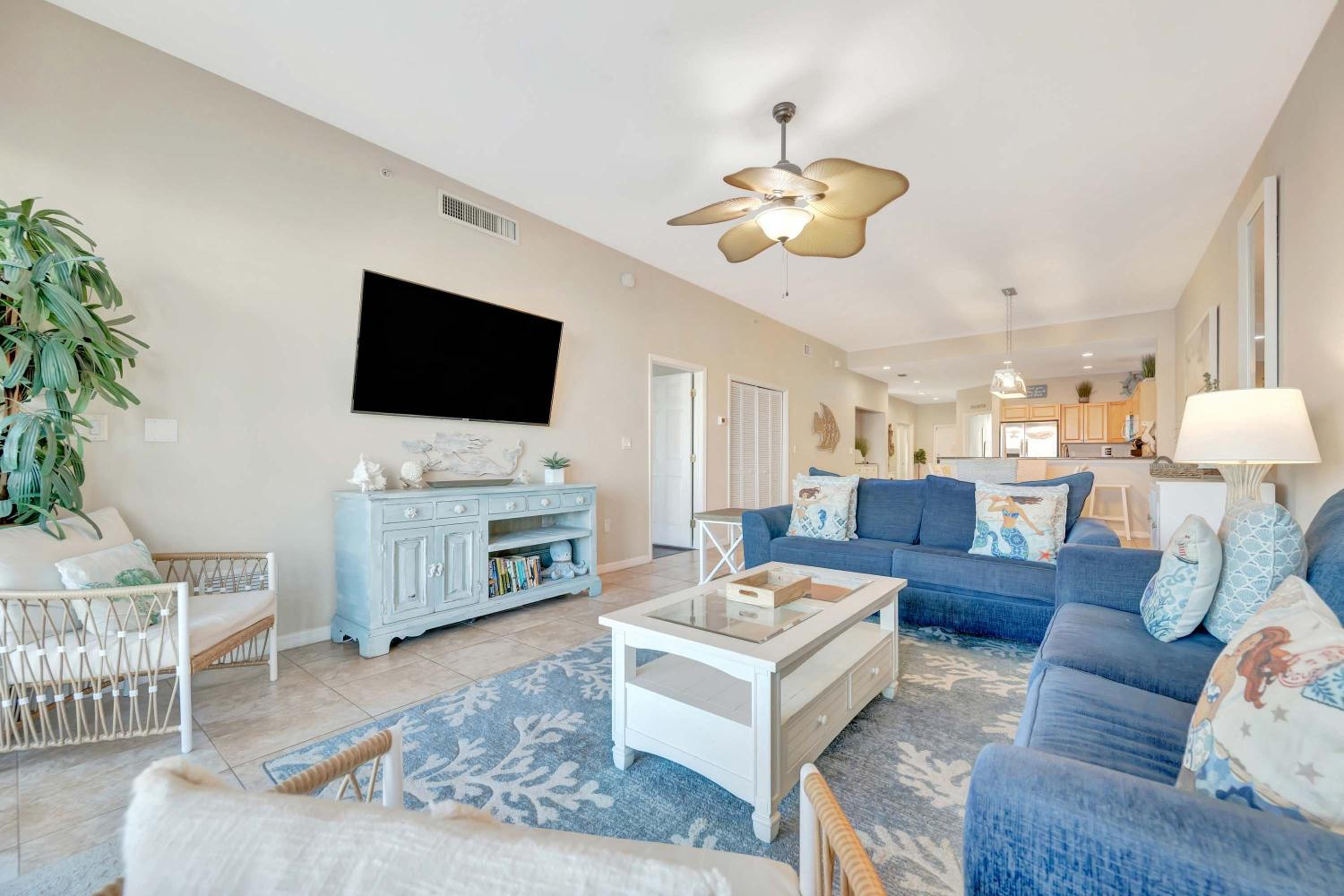 Waterfront 3B Balcony Hot Tub & Pool near Beach