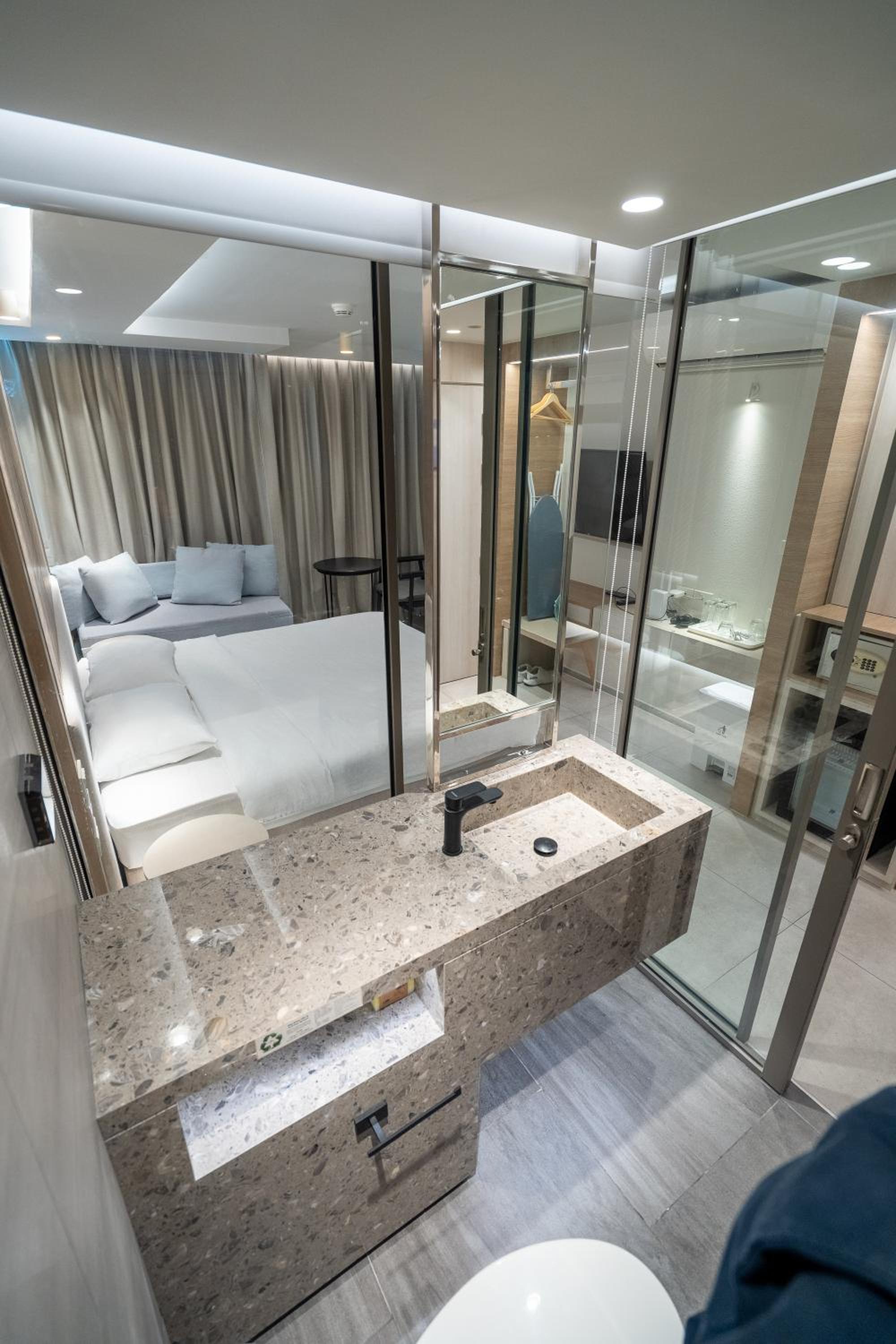 Bluphere Residence by Prop Hopper