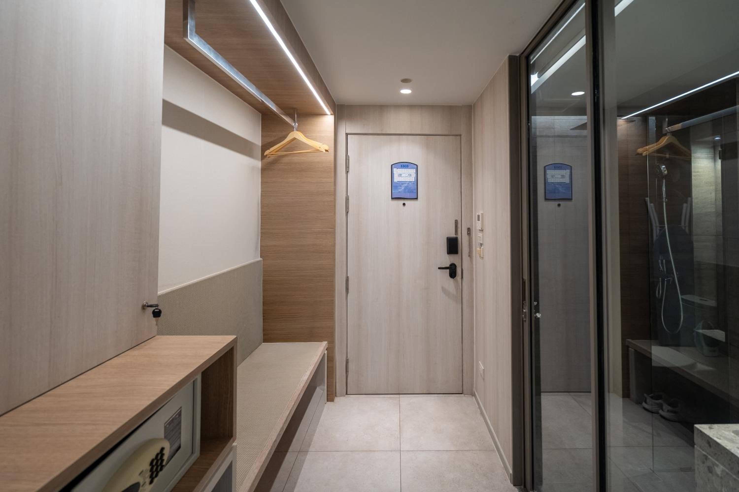 Bluphere Residence by Prop Hopper