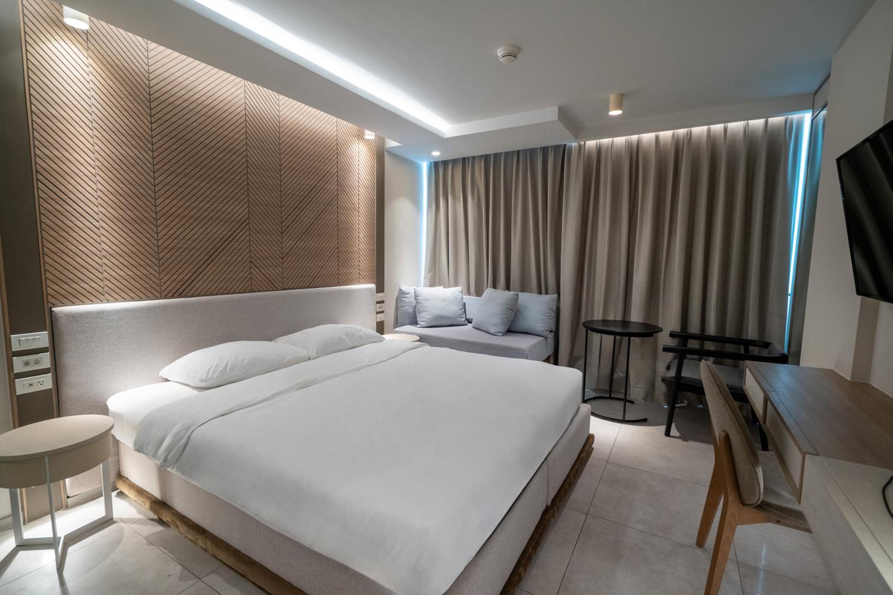 Bluphere Residence by Prop Hopper