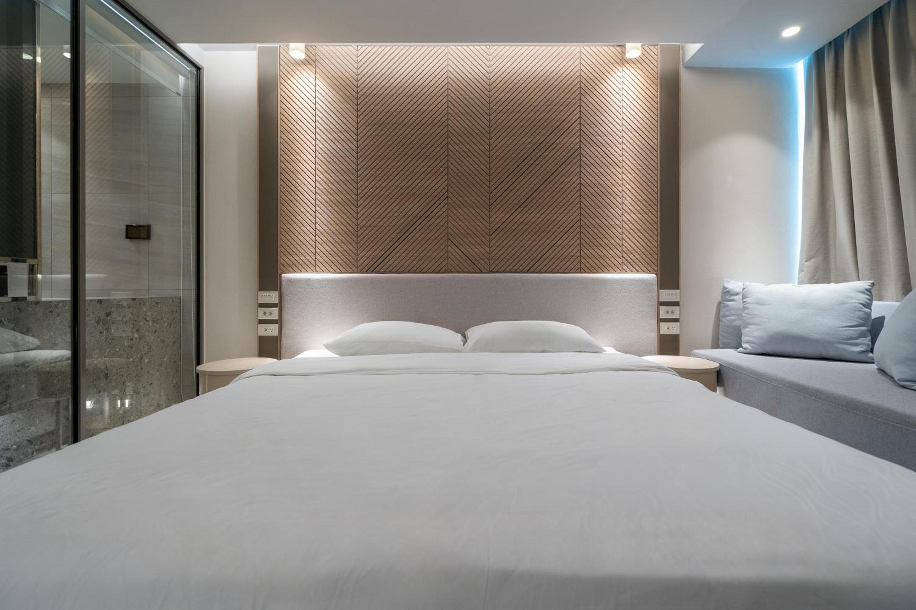 Bluphere Residence by Prop Hopper