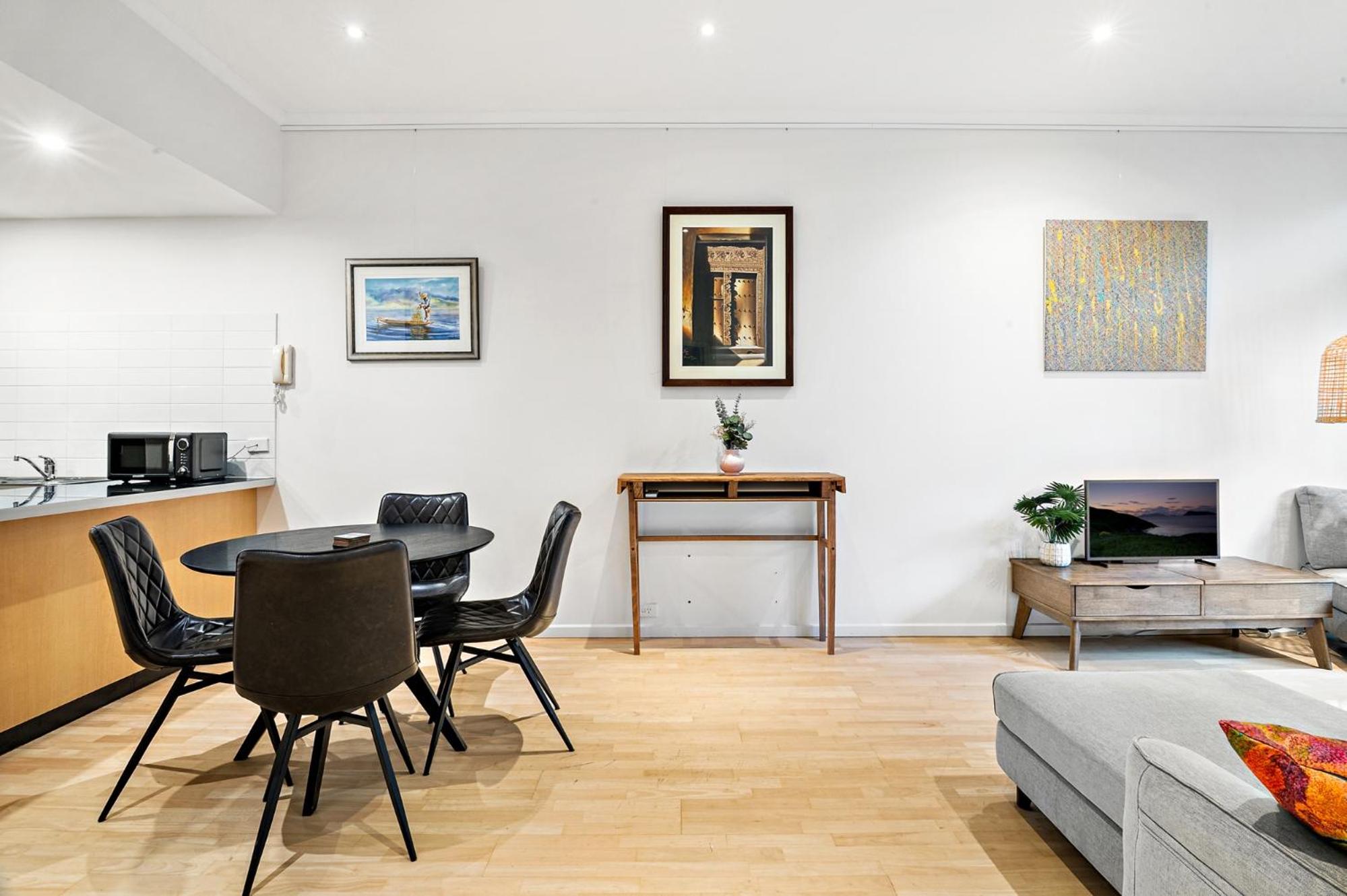 Peaceful 2-Bed Apartment with Gym & Pool