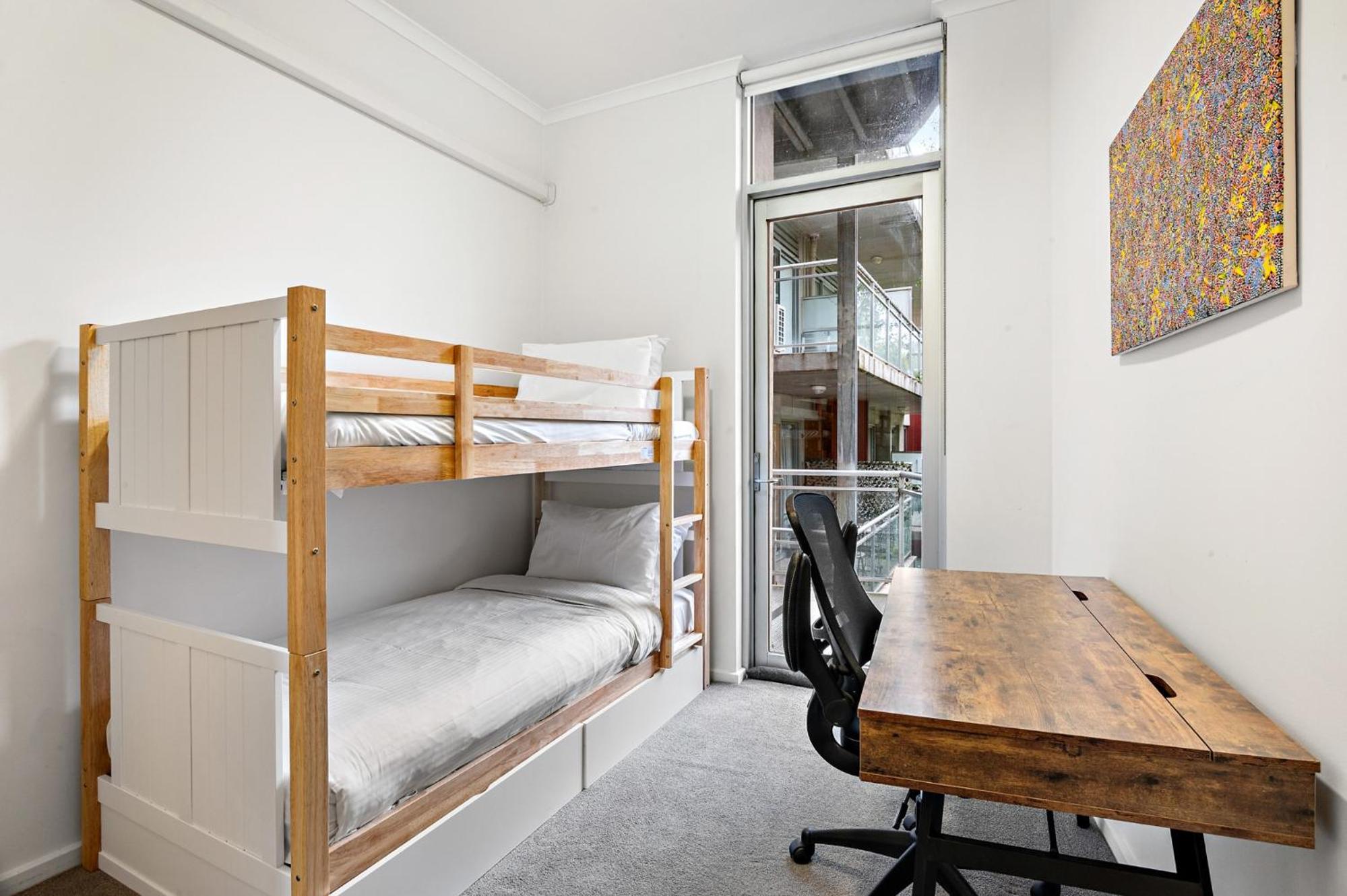 Peaceful 2-Bed Apartment with Gym & Pool