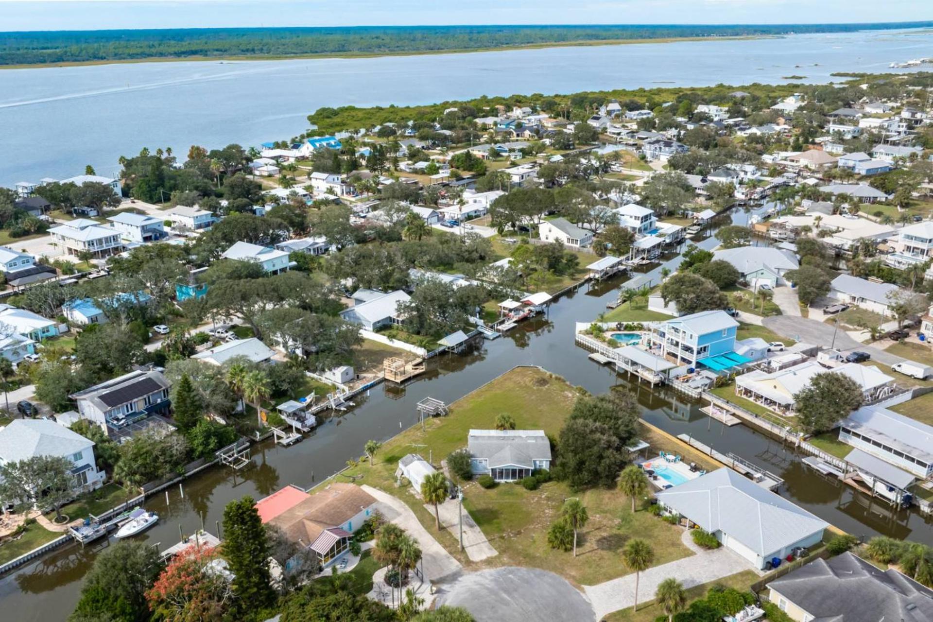 Riverside Paradise