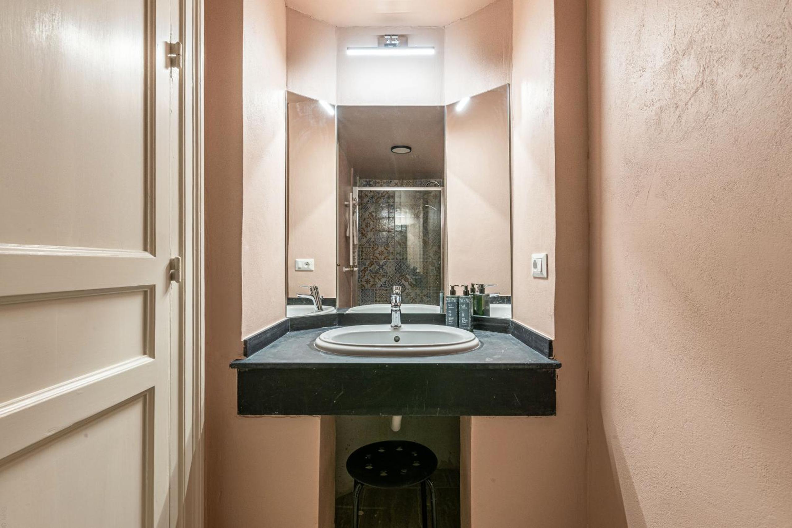 Central City Apartment by Wonderful Italy
