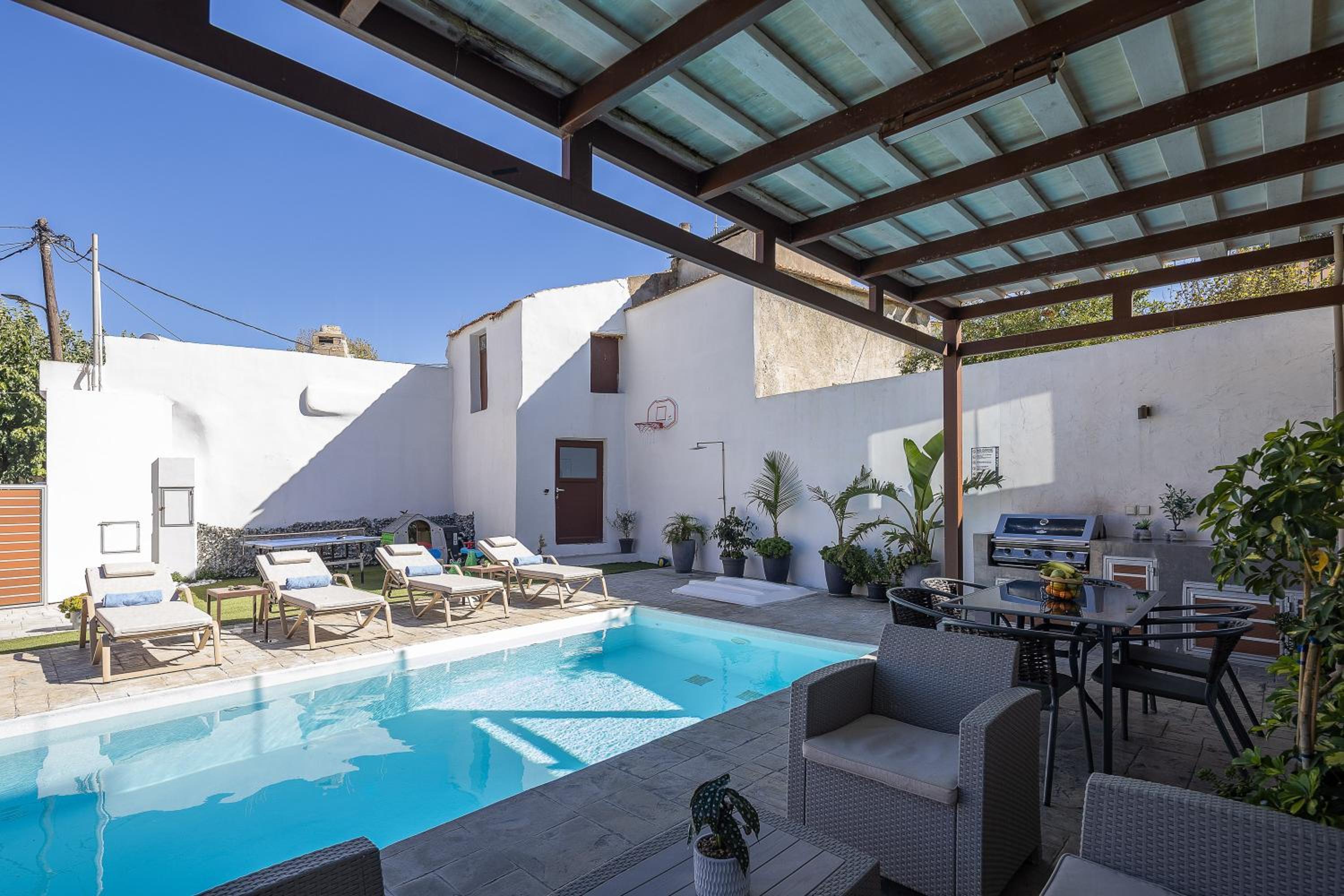 Villa Fotinou Heated Pool & Free Bikes awaits
