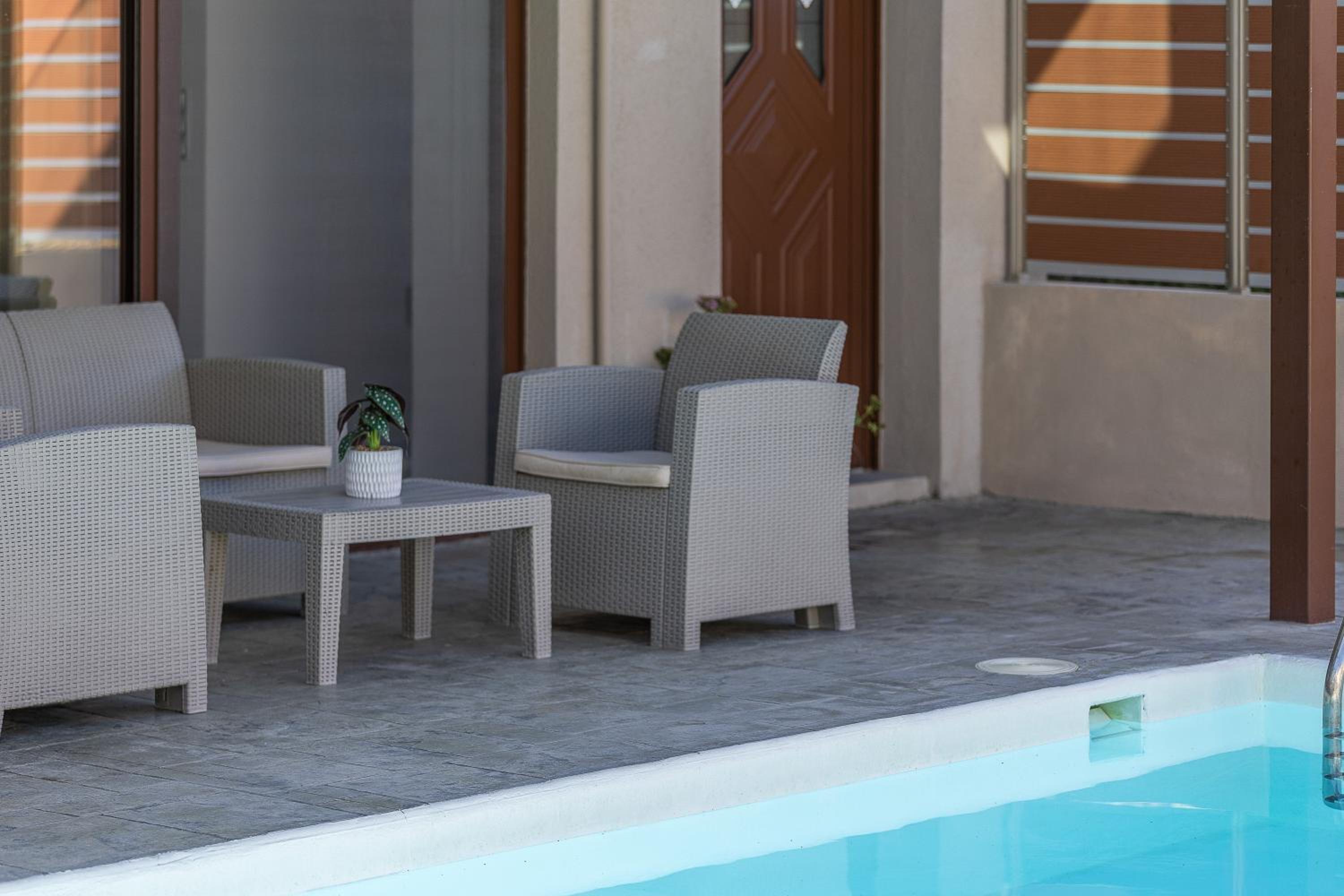 Villa Fotinou Heated Pool & Free Bikes awaits