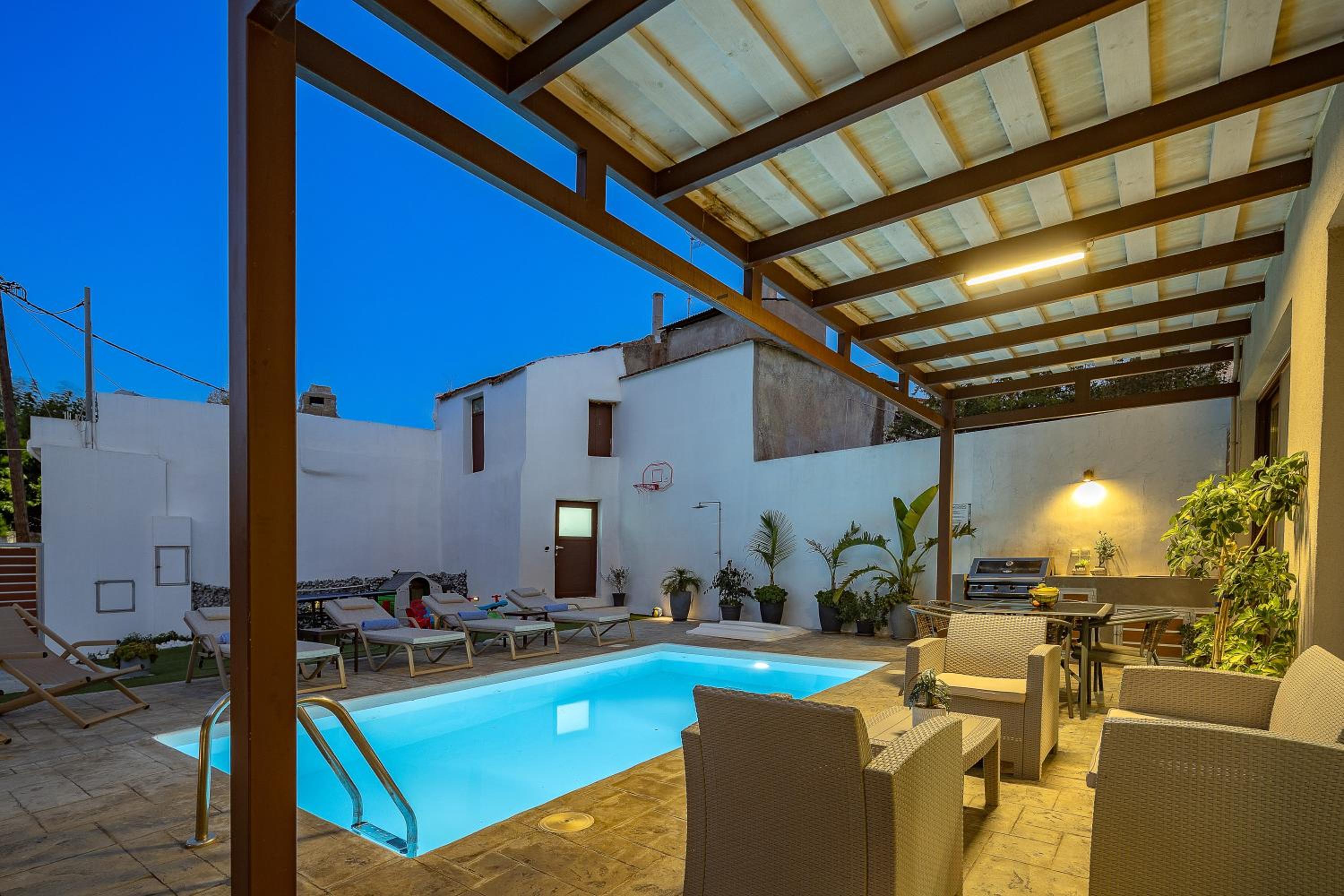 Villa Fotinou Heated Pool & Free Bikes awaits