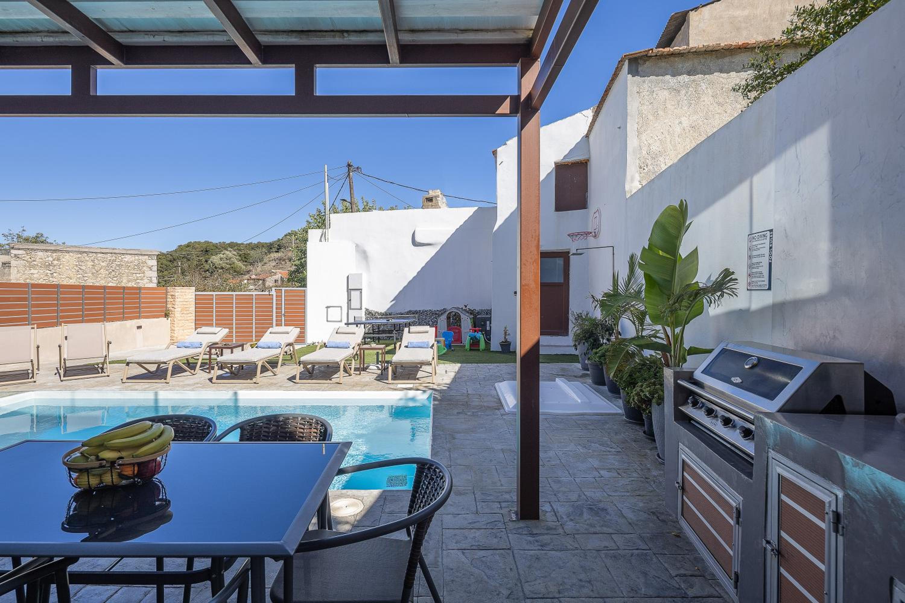 Villa Fotinou Heated Pool & Free Bikes awaits