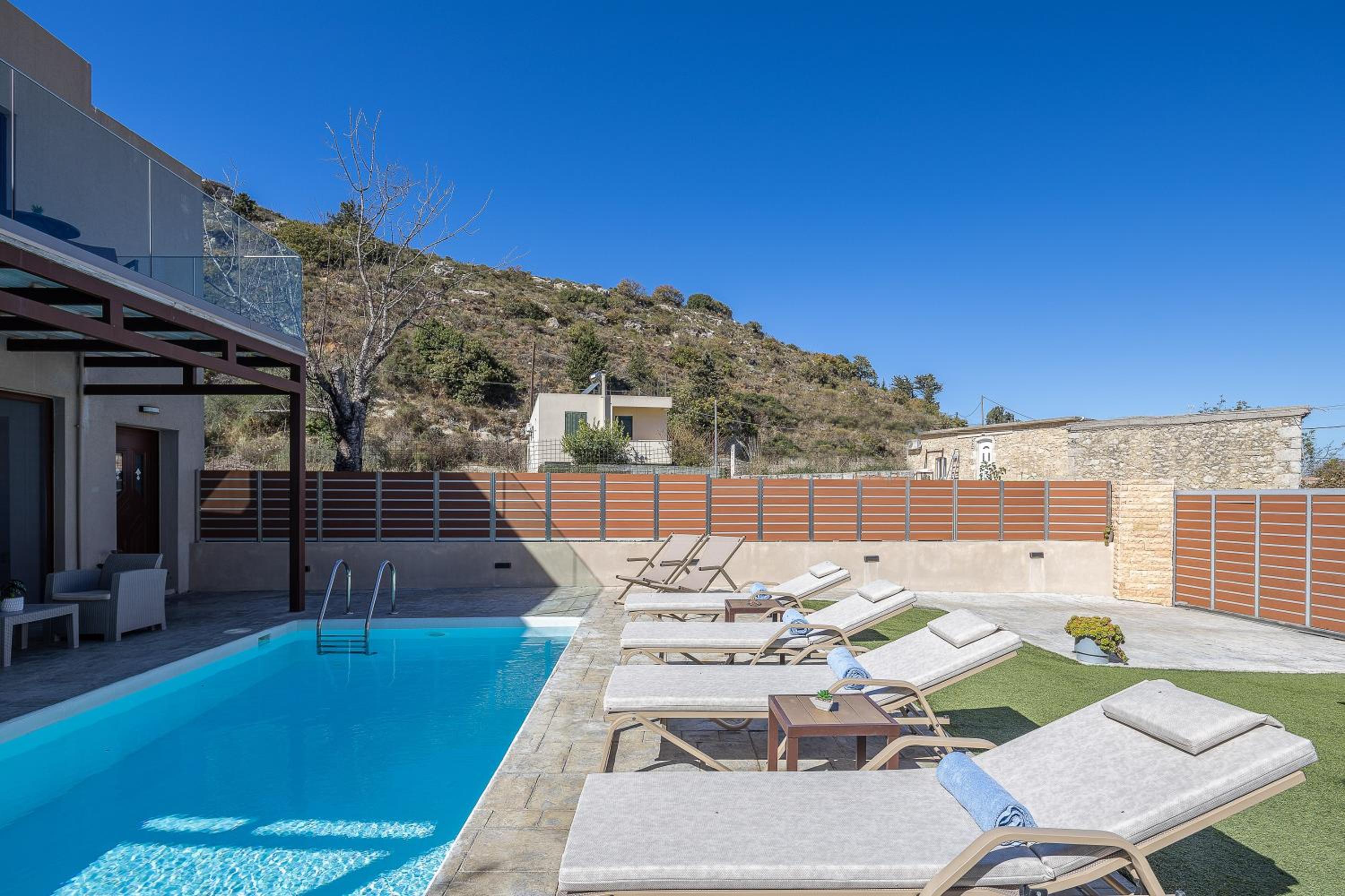 Villa Fotinou Heated Pool & Free Bikes awaits