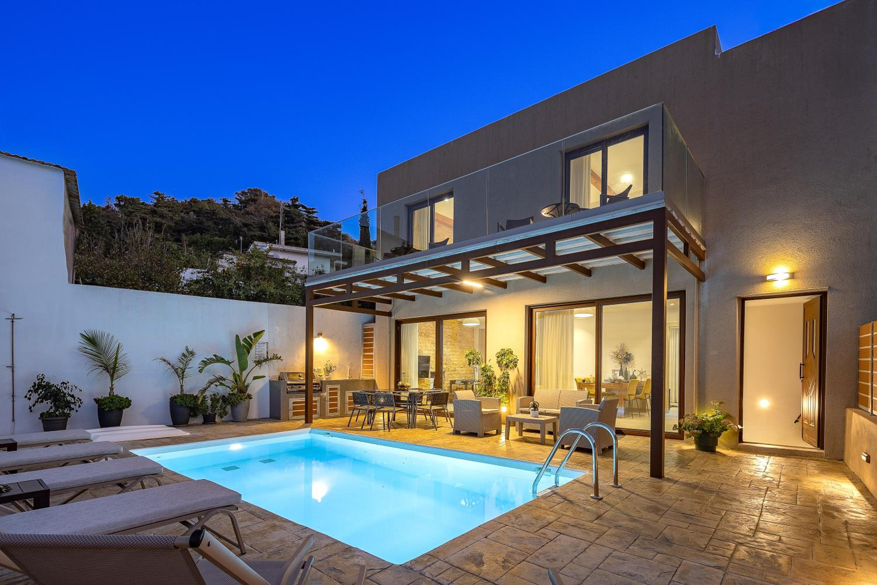 Villa Fotinou Heated Pool & Free Bikes awaits