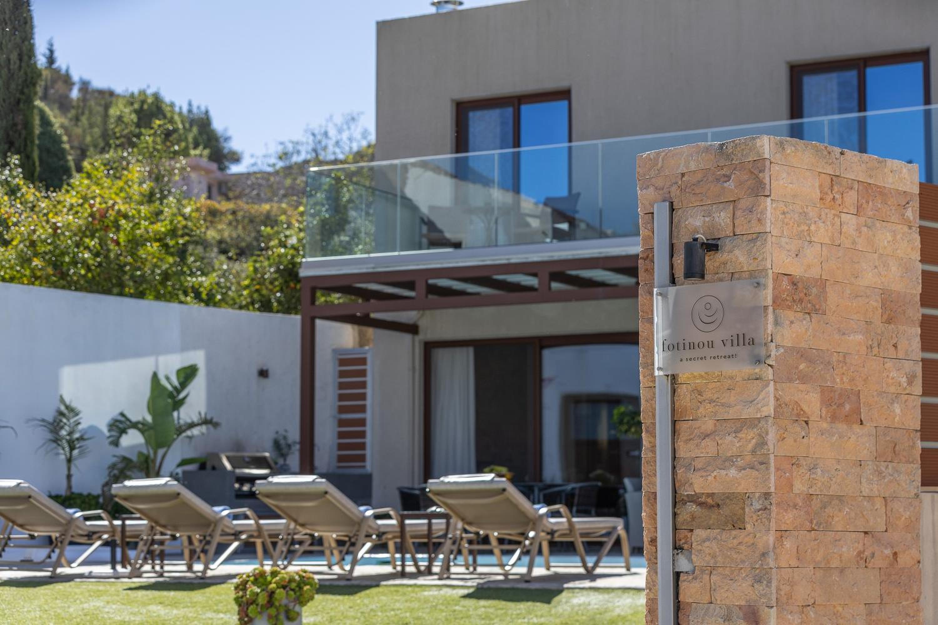 Villa Fotinou Heated Pool & Free Bikes awaits