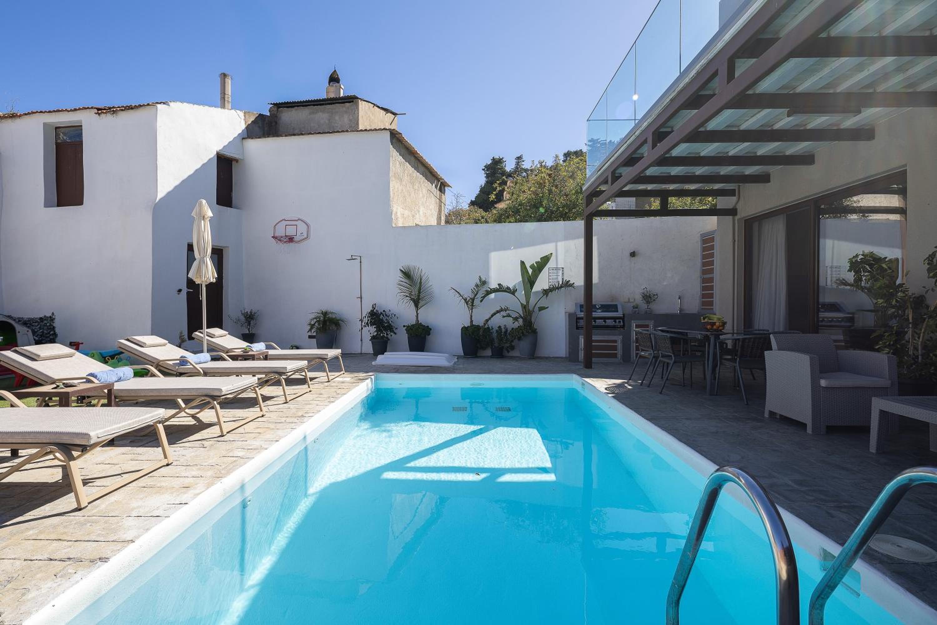 Villa Fotinou Heated Pool & Free Bikes awaits