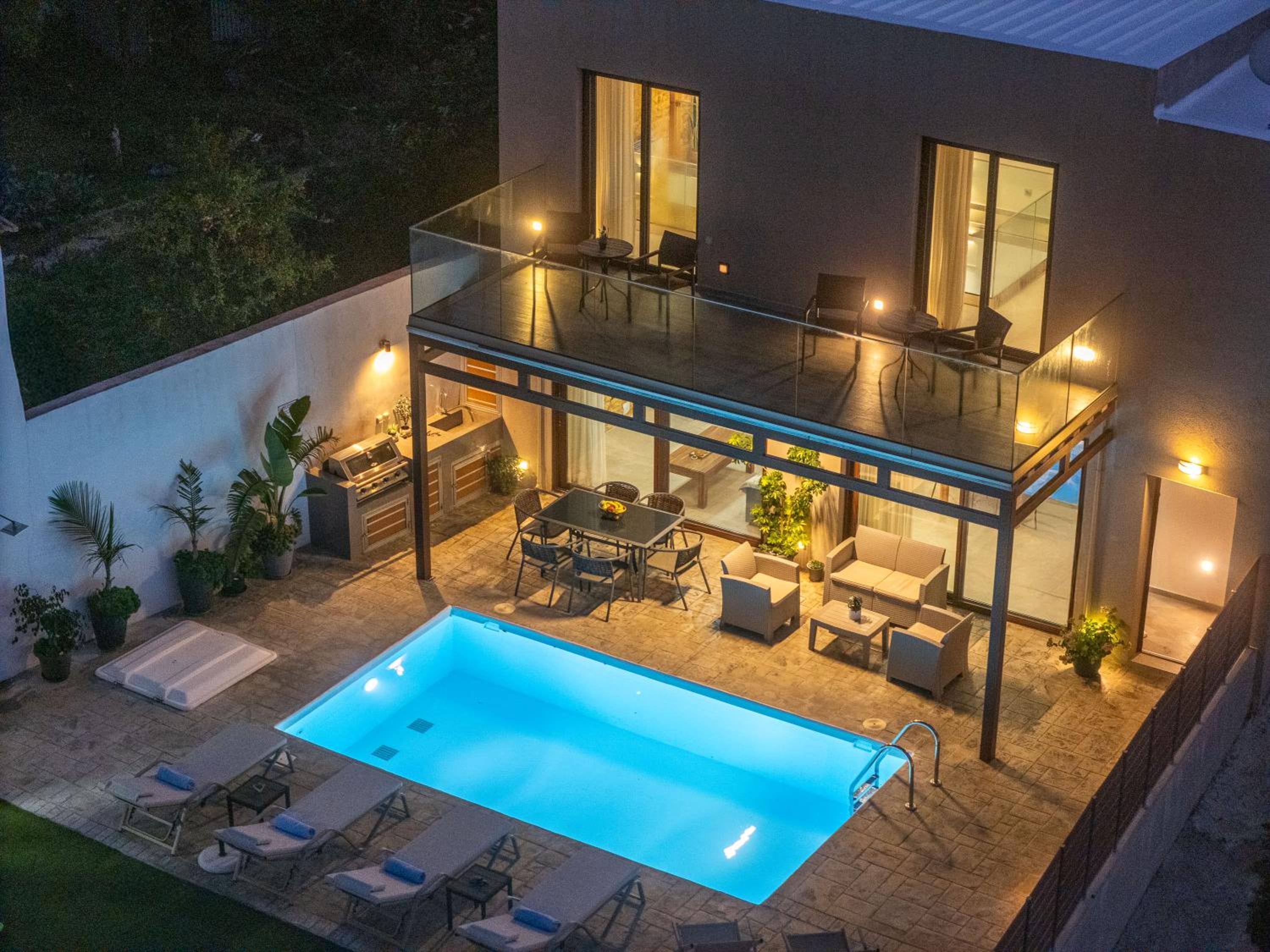 Villa Fotinou Heated Pool & Free Bikes awaits