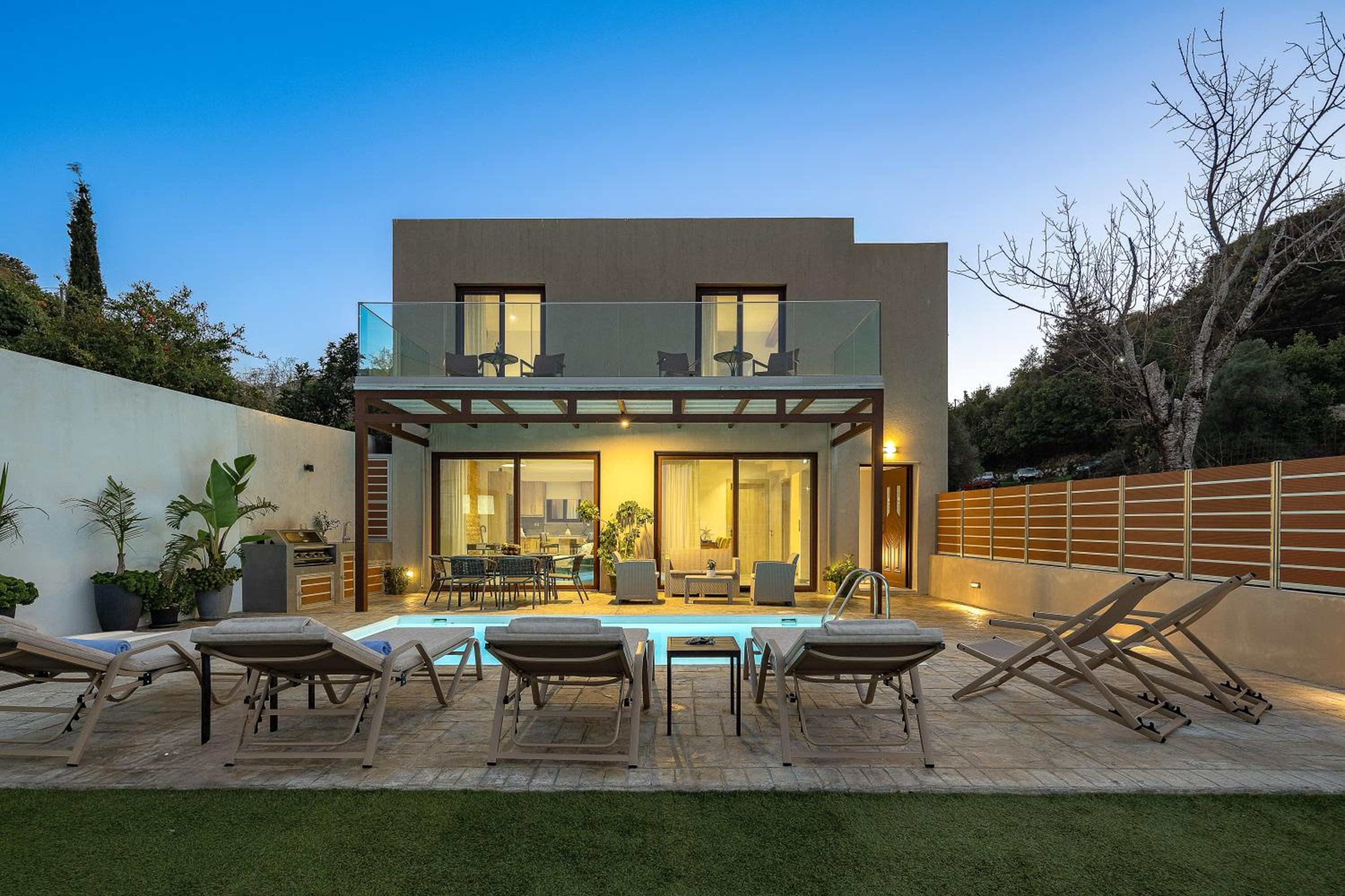 Villa Fotinou Heated Pool & Free Bikes awaits