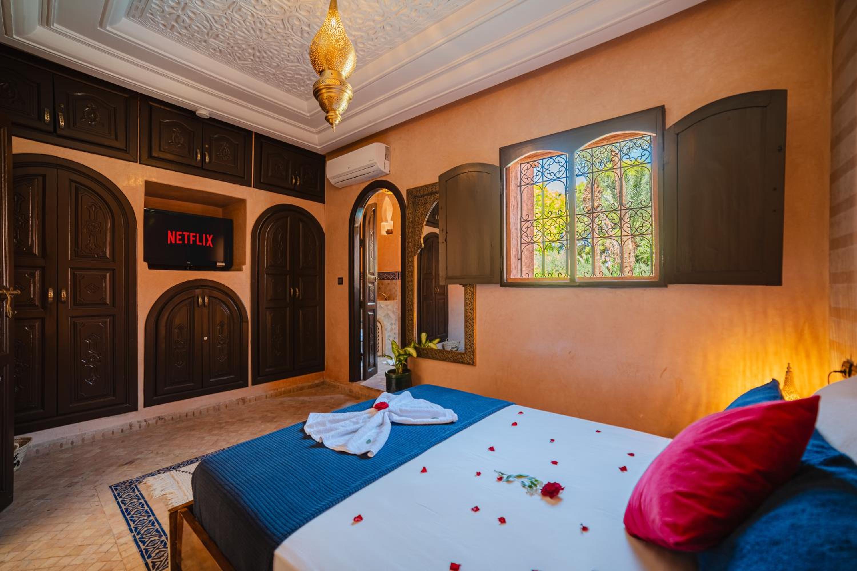 Riad Cozy Marrakech, Shared Pool with 3 Rooms