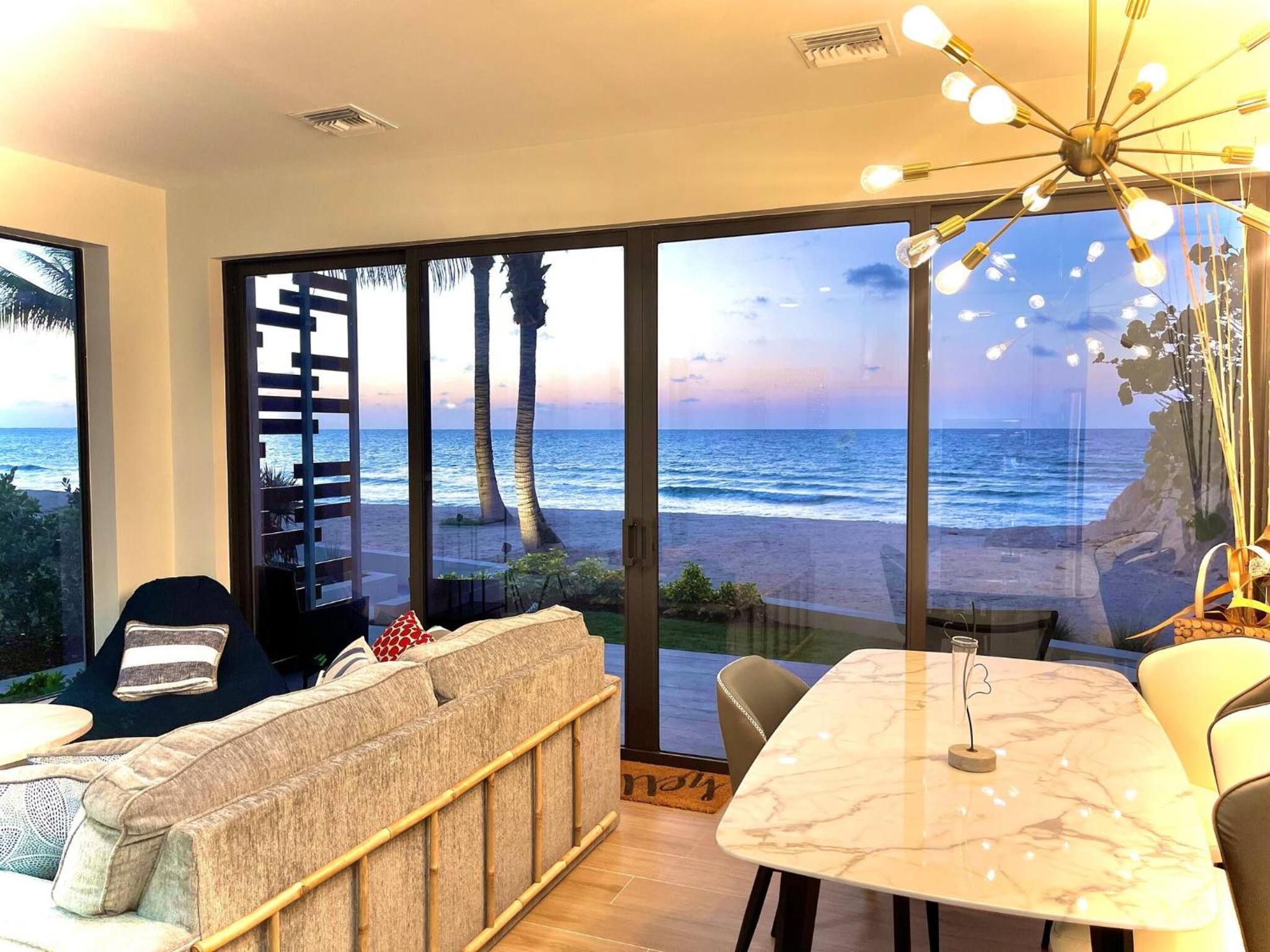 Oceanfront Residency luxury 2B2B ,1-6 person ,terrasse, beach access garden pool