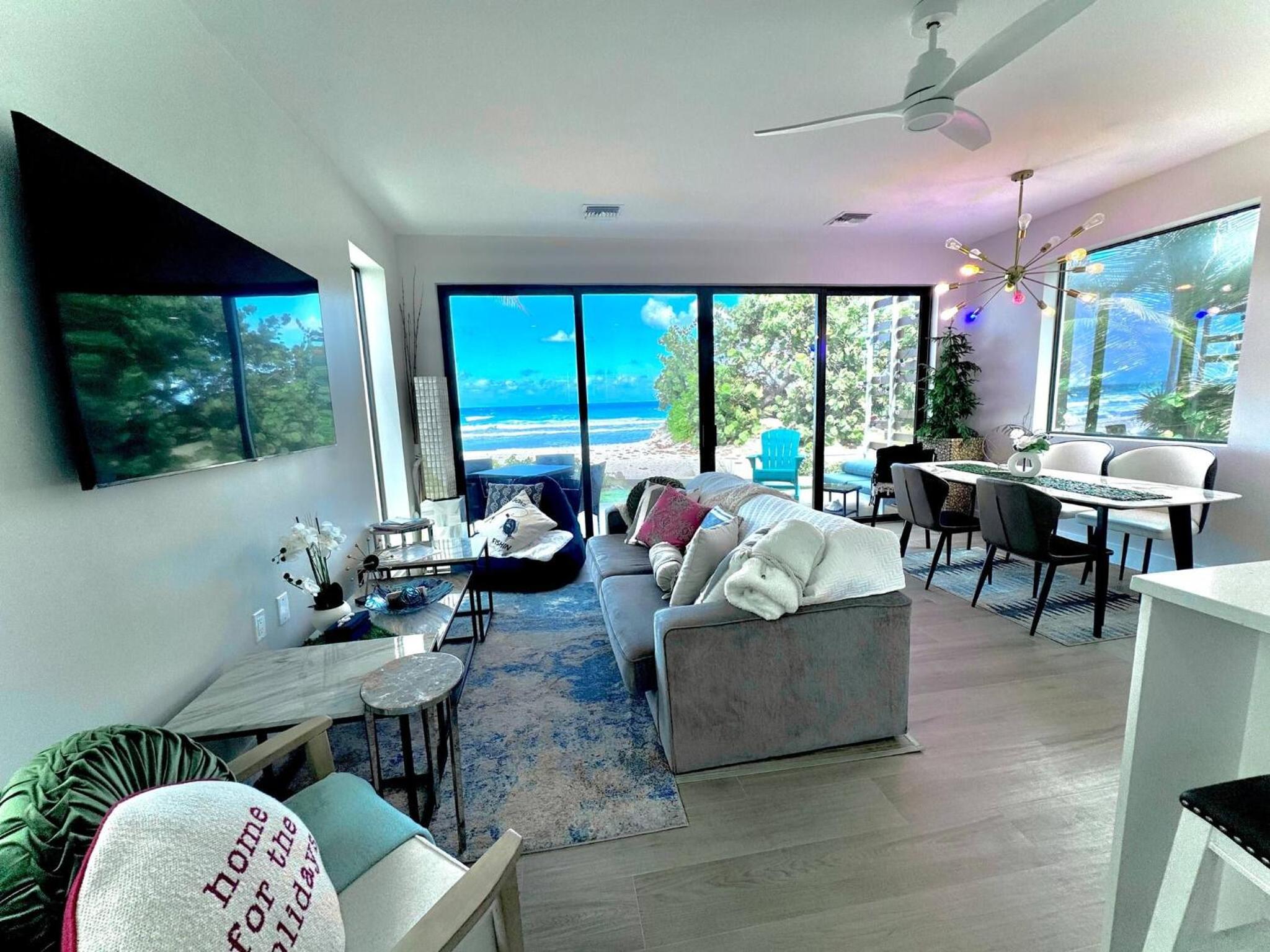 Oceanfront Residency luxury 2B2B ,1-6 person ,terrasse, beach access garden pool
