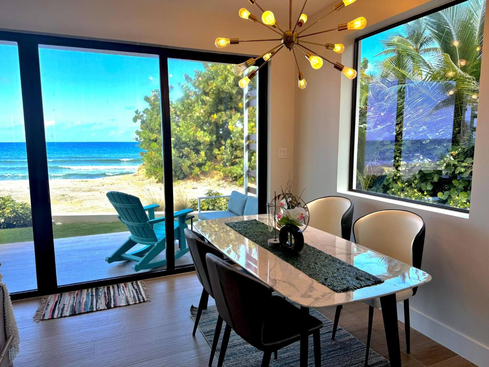 Oceanfront Residency luxury 2B2B ,1-6 person ,terrasse, beach access garden pool