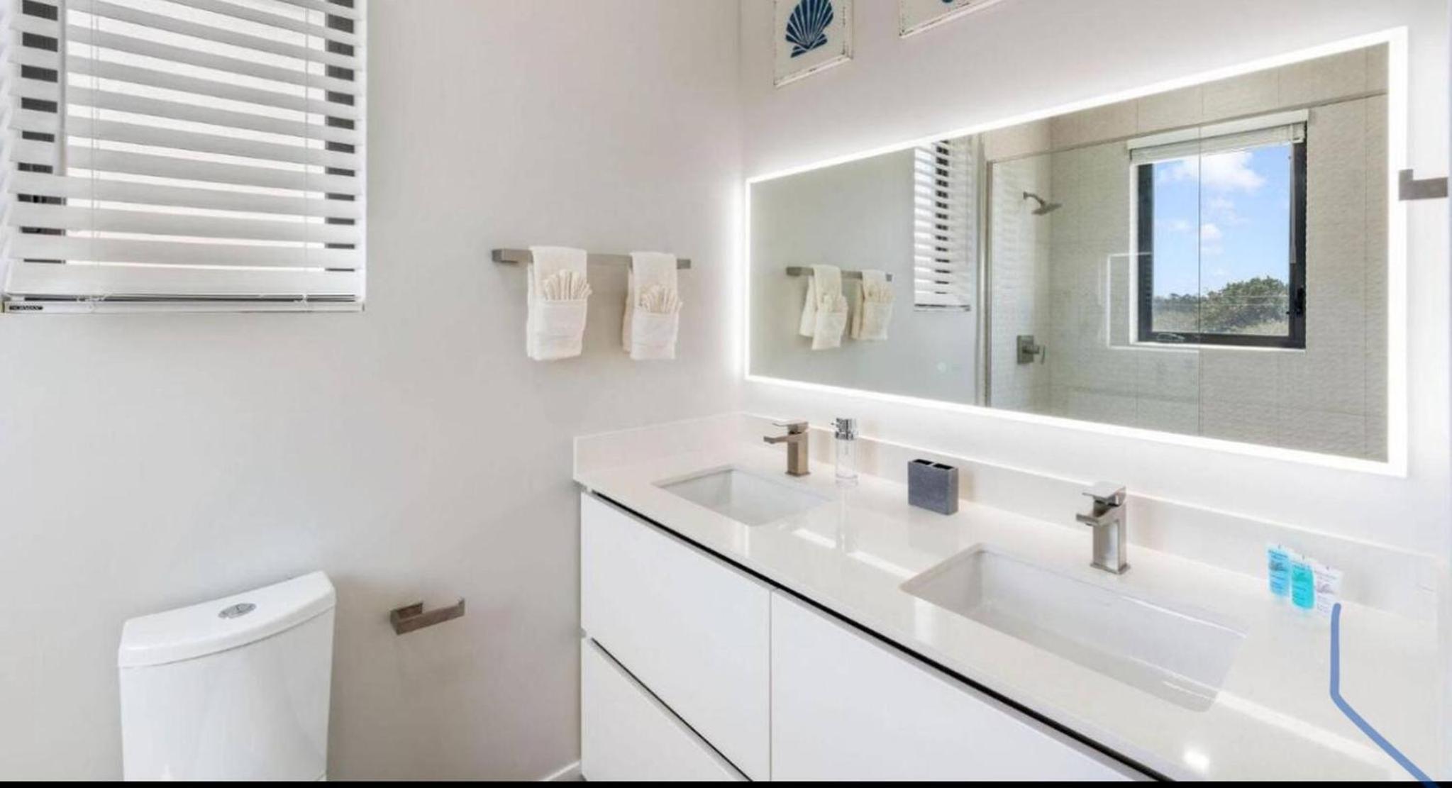 Oceanfront Residency luxury 2B2B ,1-6 person ,terrasse, beach access garden pool