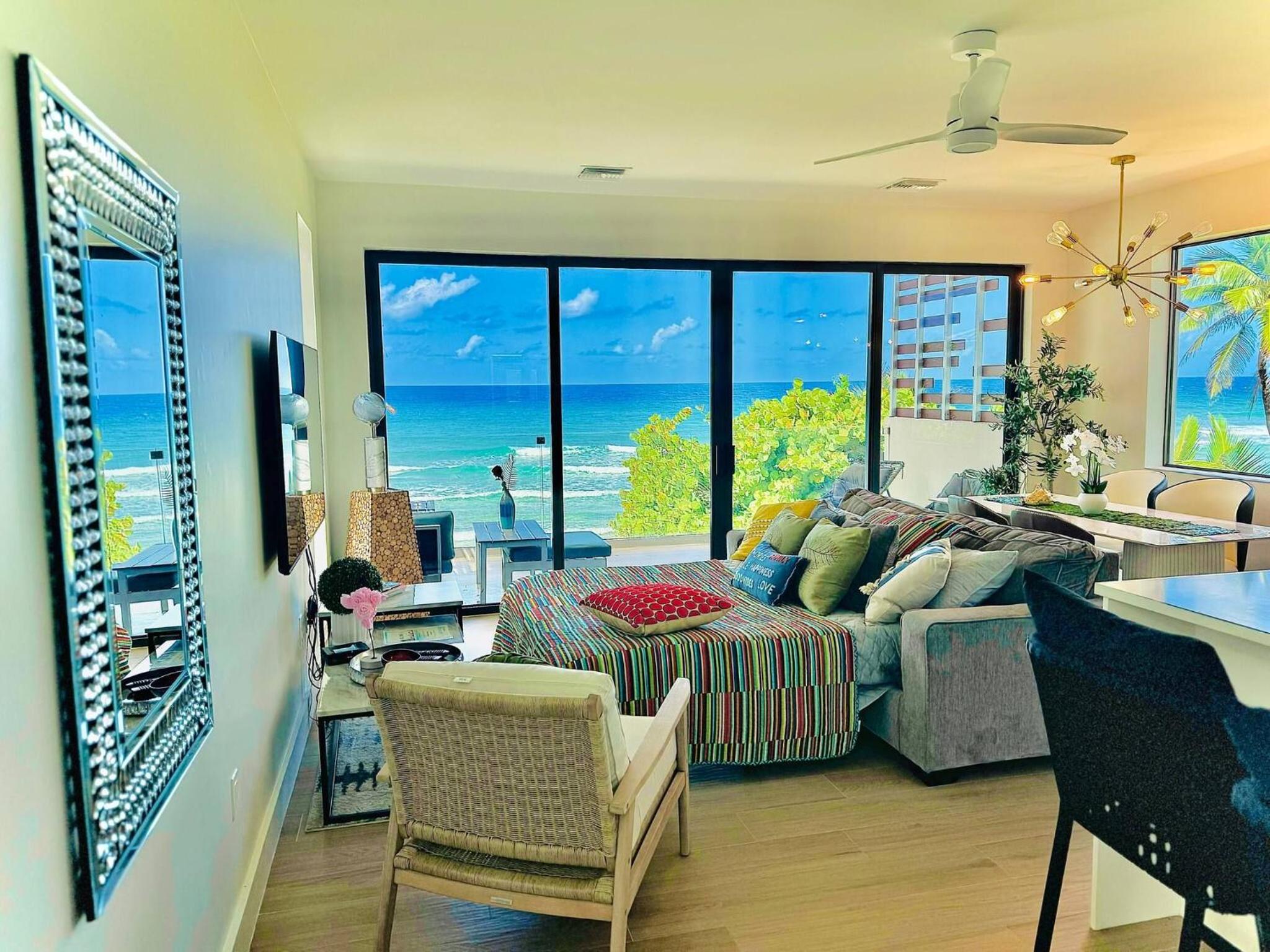 Oceanfront Residency luxury 2B2B ,1-6 person ,terrasse, beach access garden pool